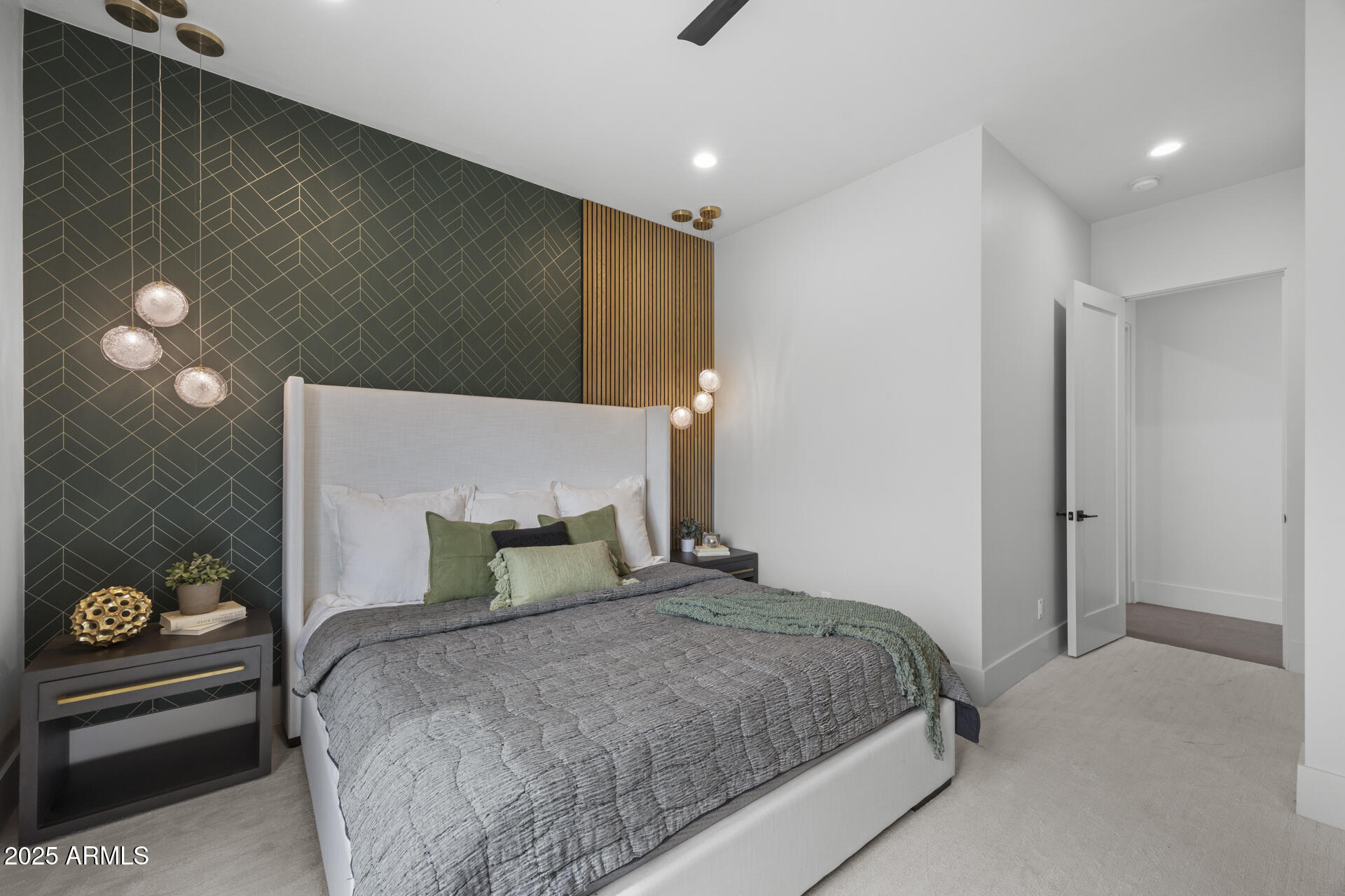 8520 E CACTUS WREN Road