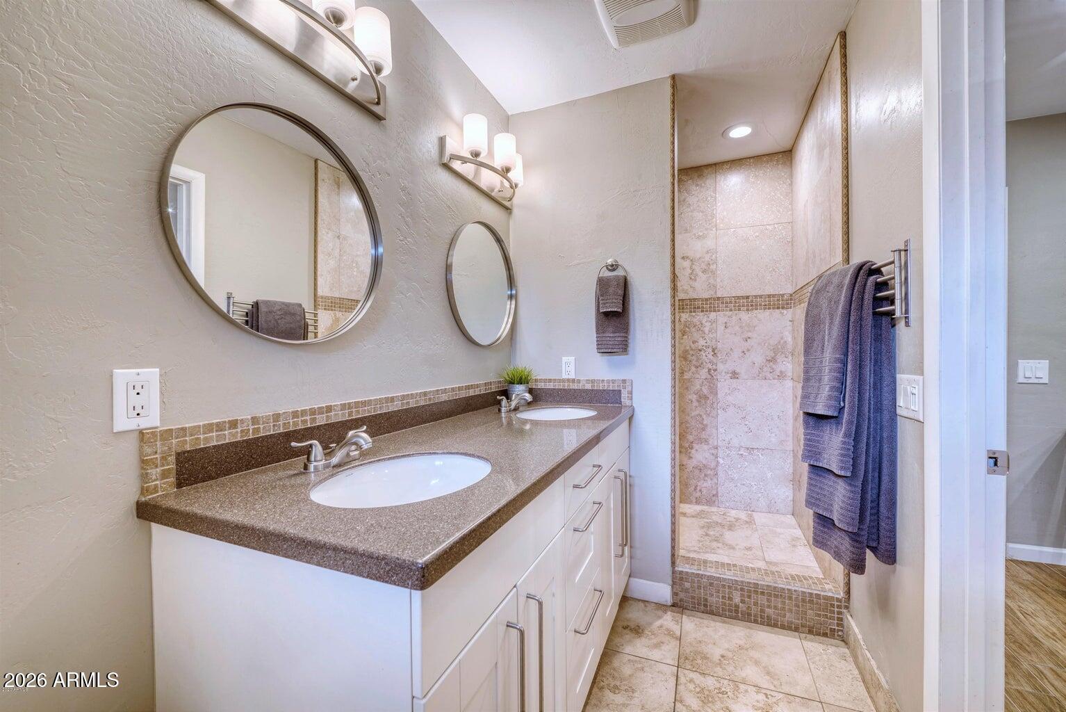 3415 E CAMELBACK Road