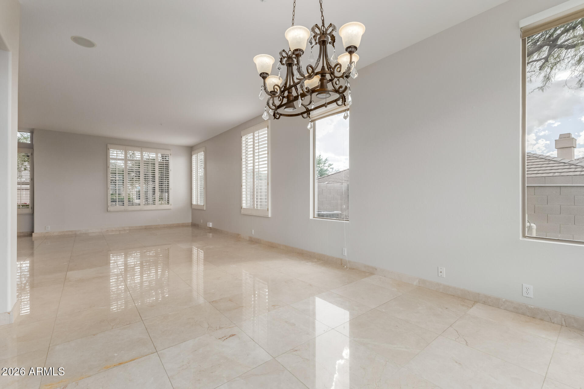 10872 E RAINTREE Drive