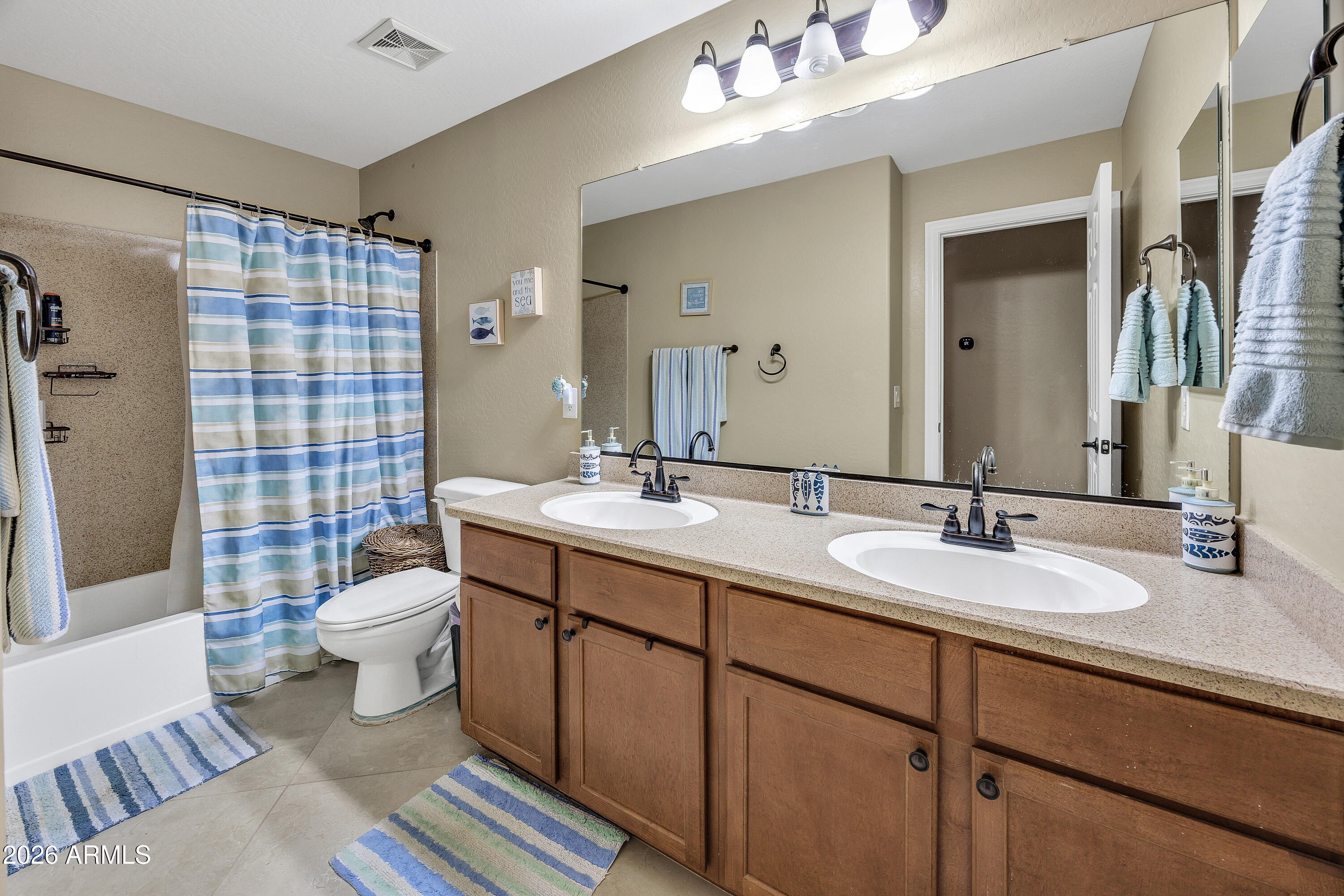 2437 E LODGEPOLE Drive