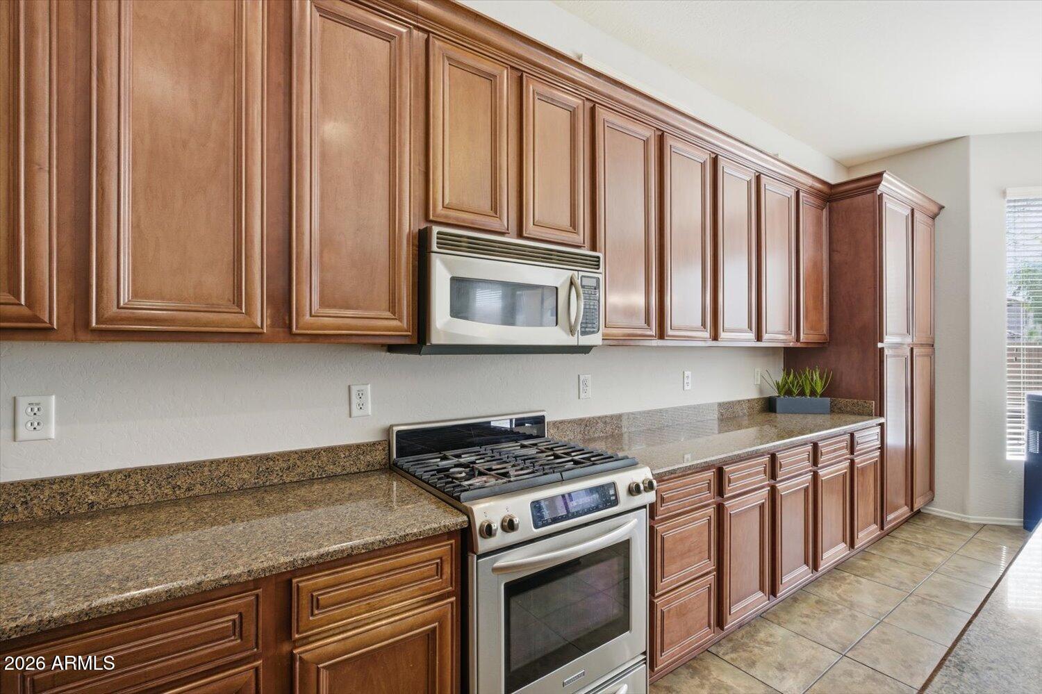 7253 E NATHAN Street