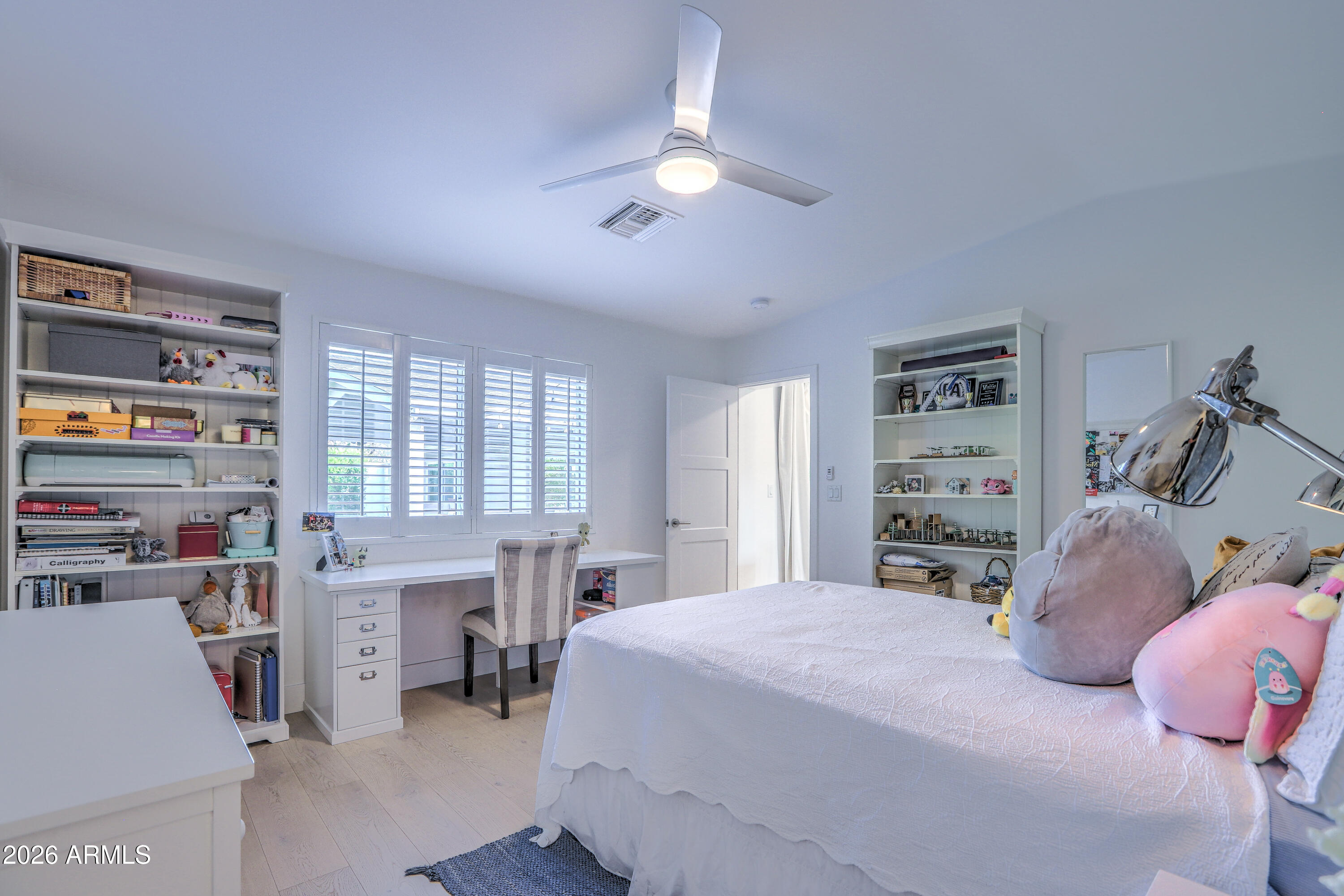 4846 E MITCHELL Drive