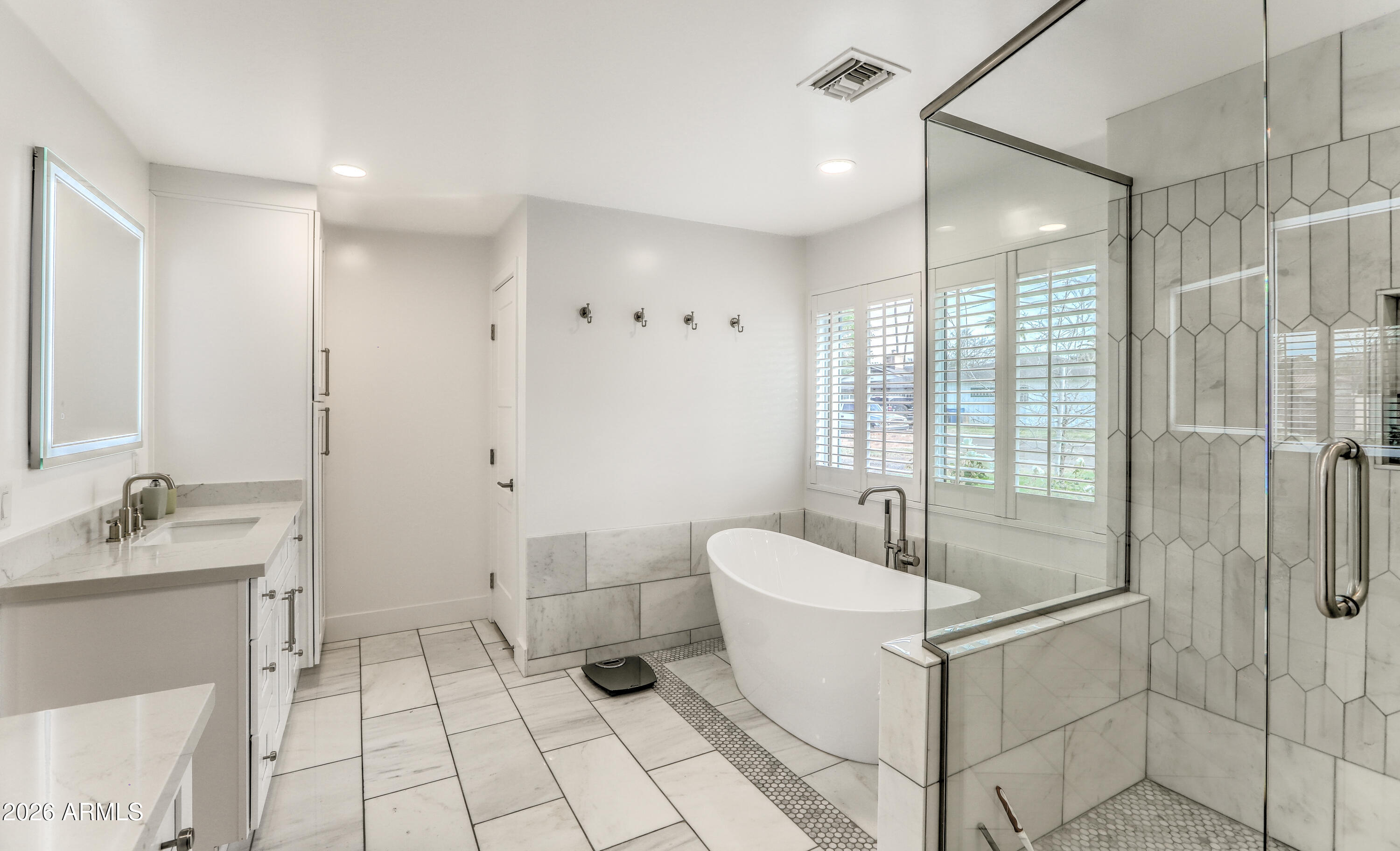 4846 E MITCHELL Drive