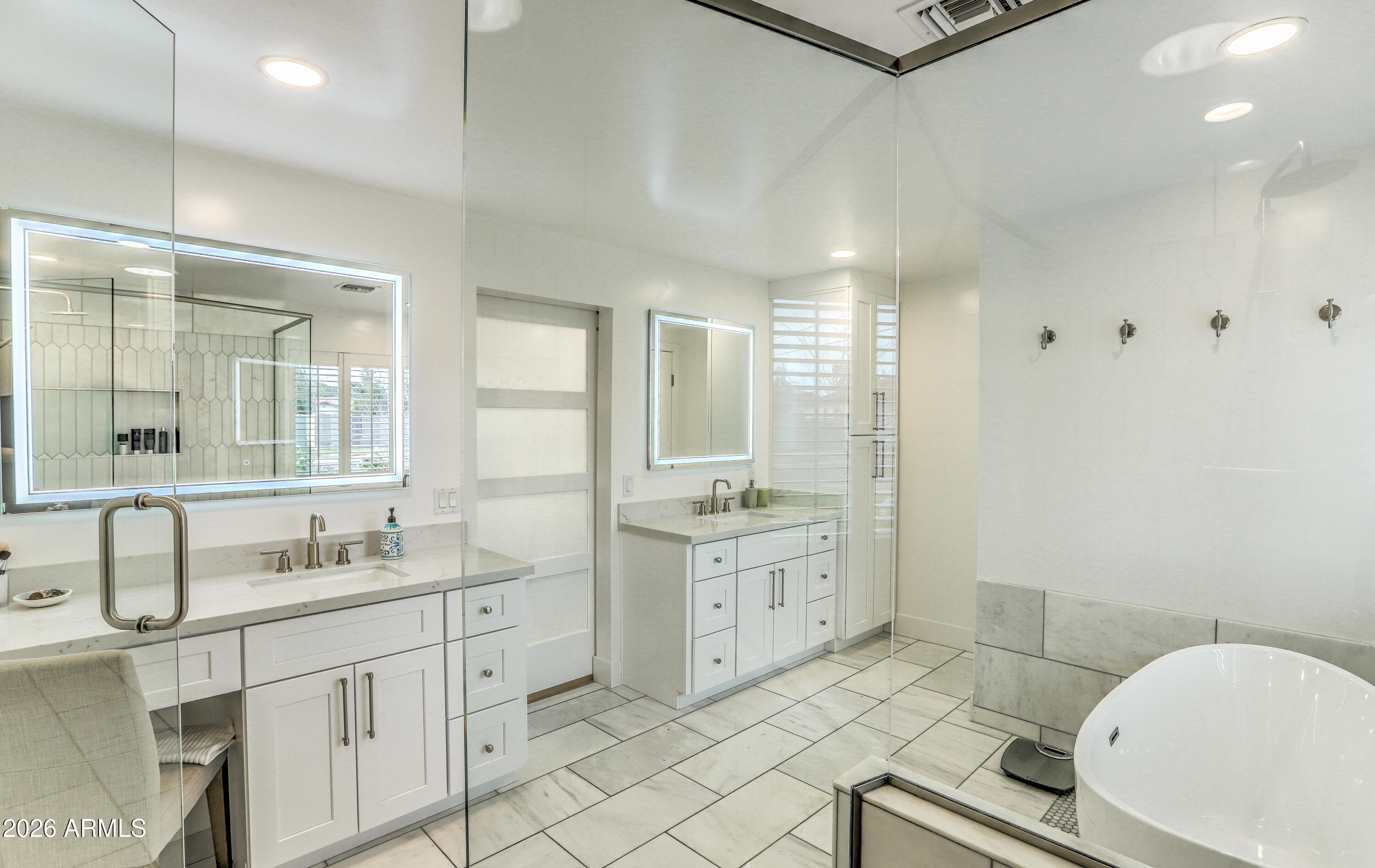 4846 E MITCHELL Drive