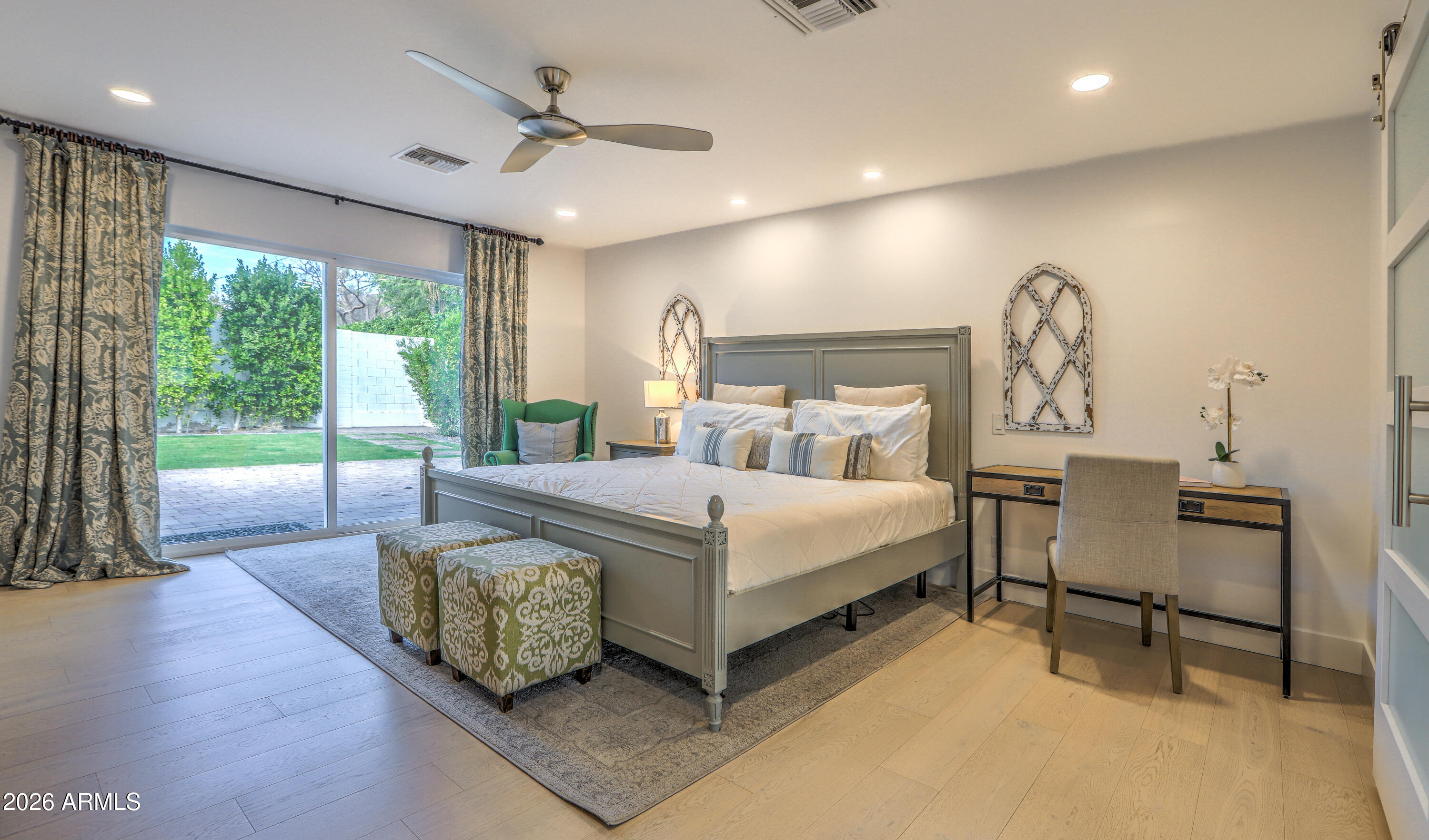 4846 E MITCHELL Drive