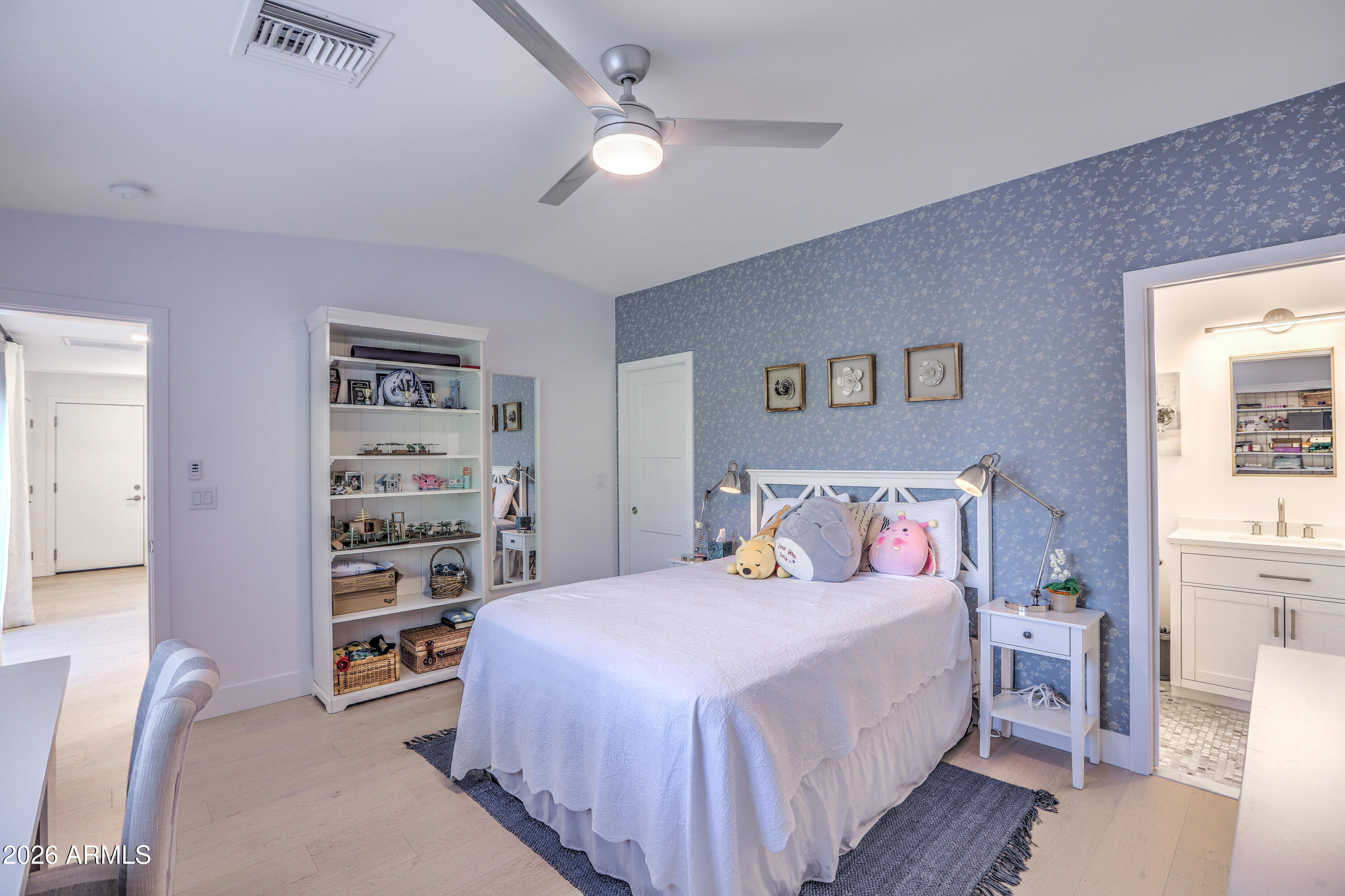 4846 E MITCHELL Drive