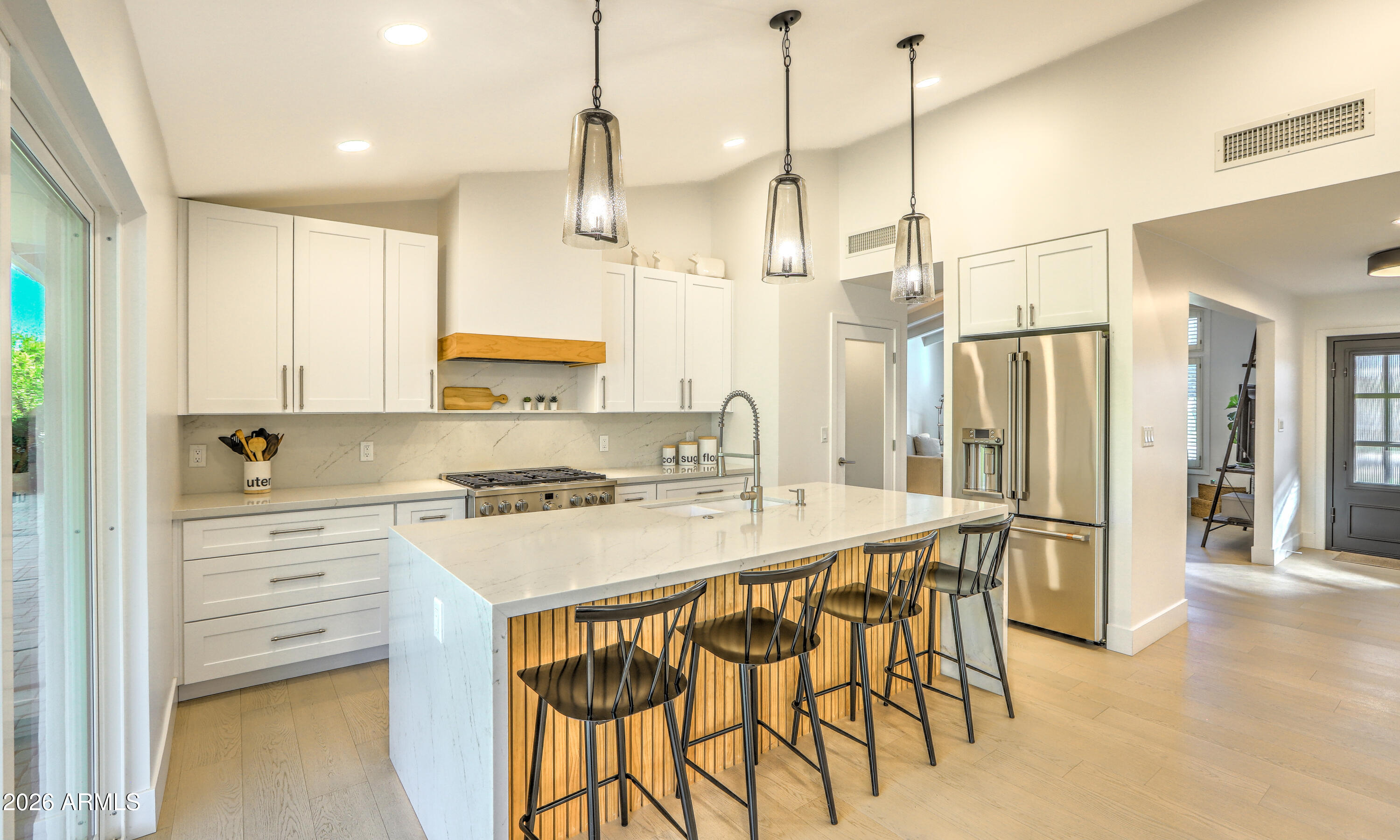 4846 E MITCHELL Drive