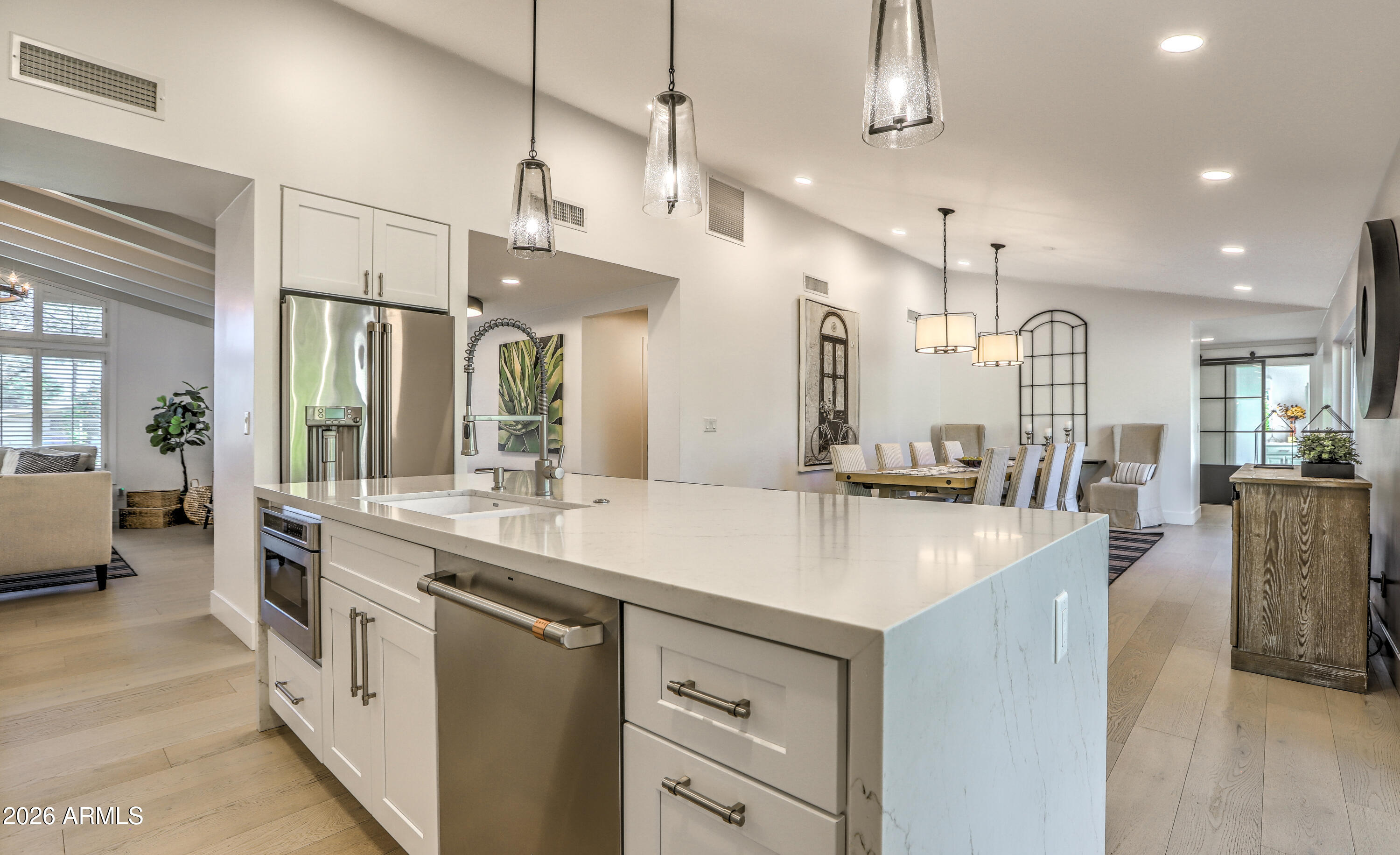 4846 E MITCHELL Drive