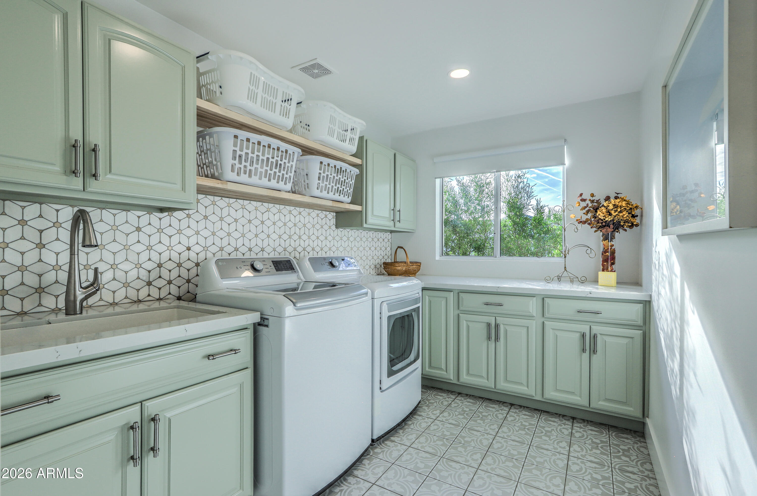 4846 E MITCHELL Drive