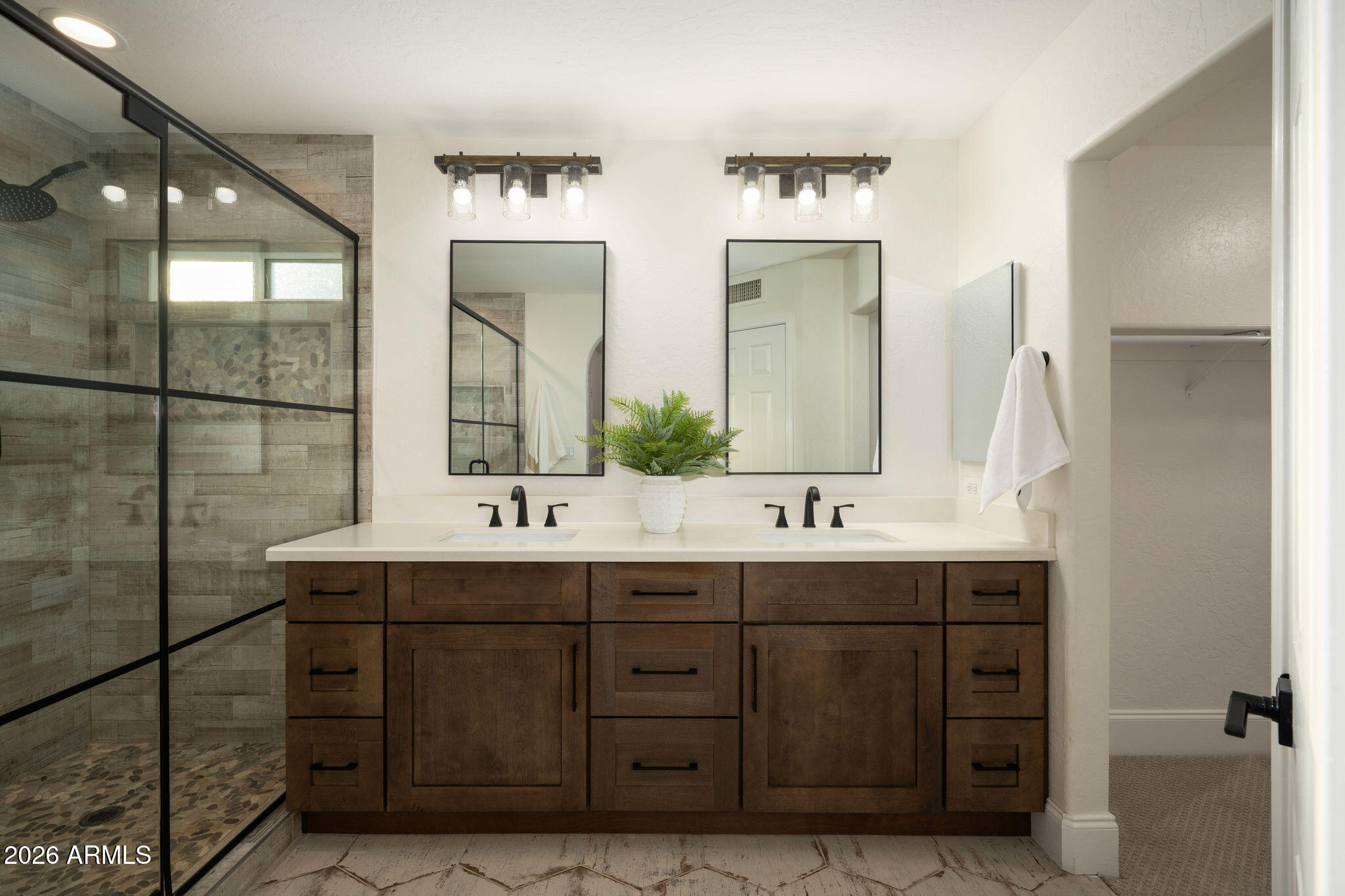 9011 E PALM RIDGE Drive