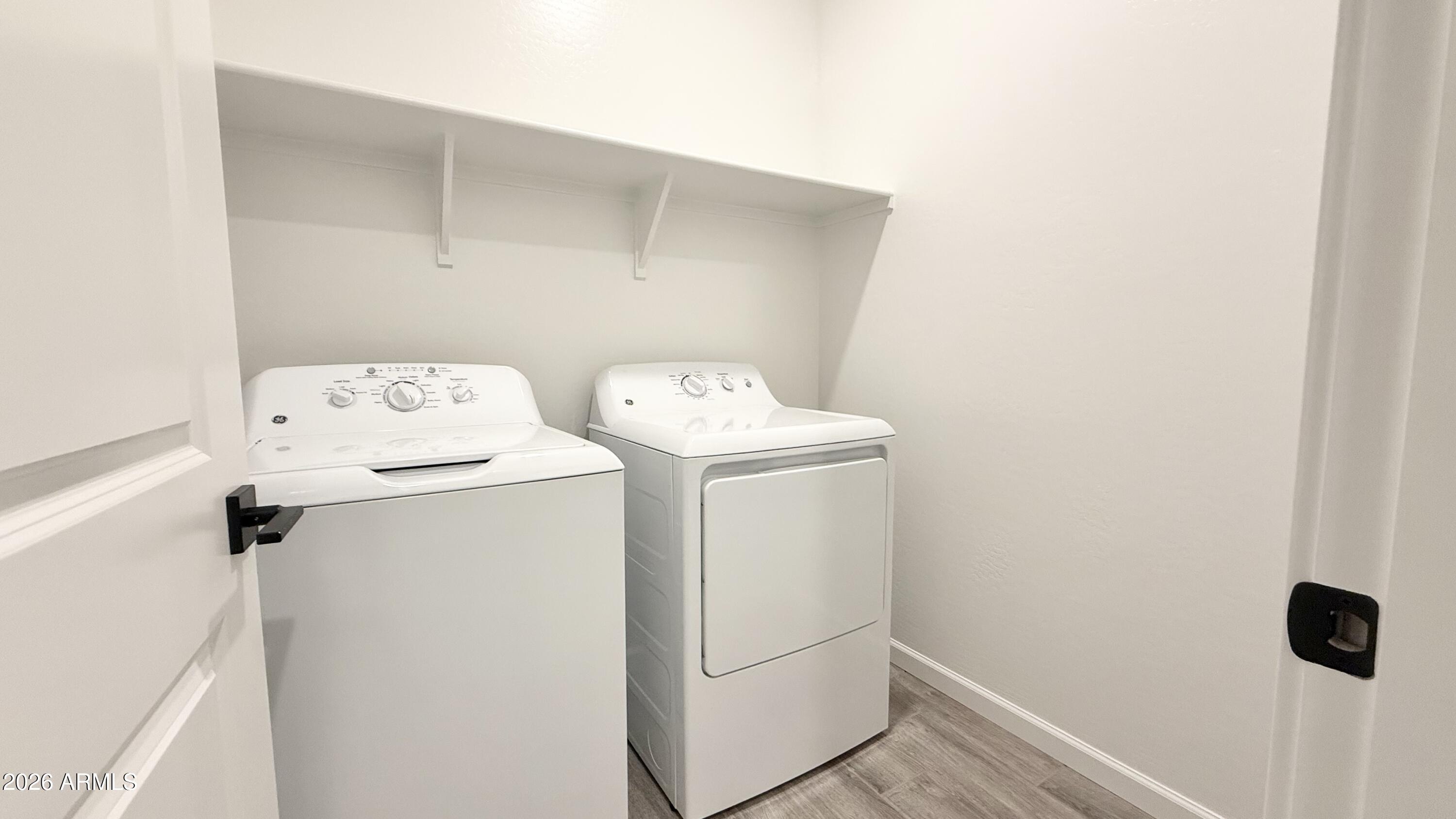 9549 W TAMARISK Avenue