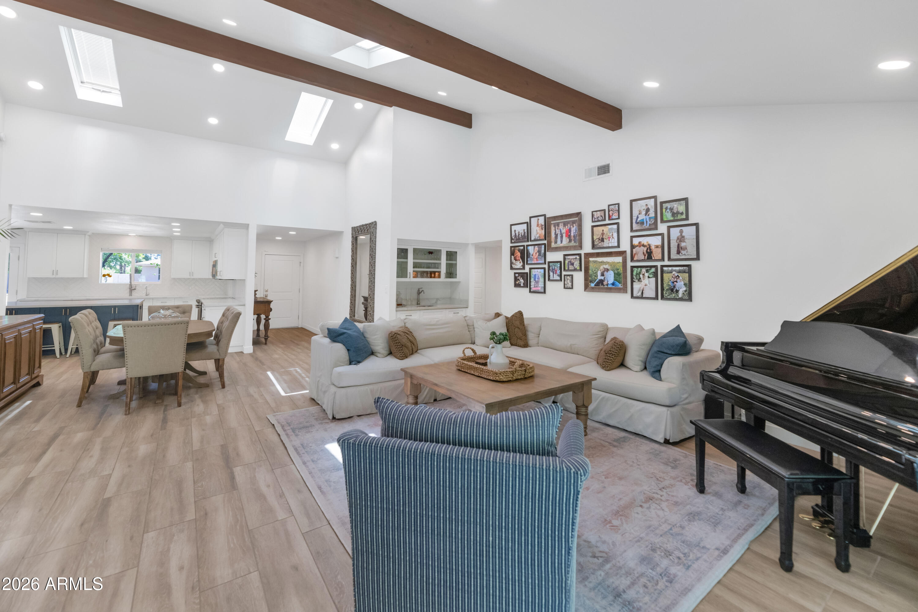 8620 E VIA DEL PALACIO Street