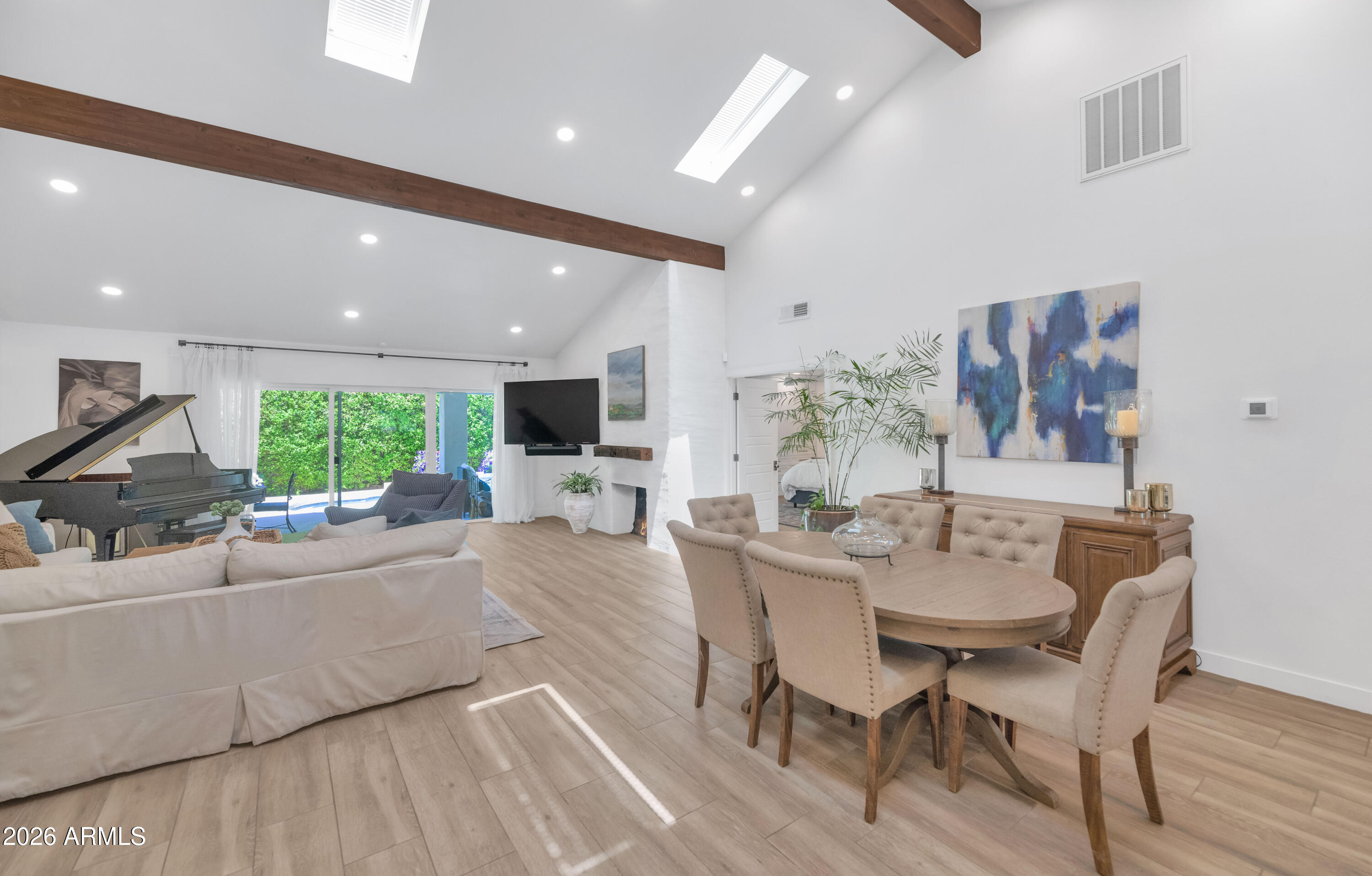 8620 E VIA DEL PALACIO Street