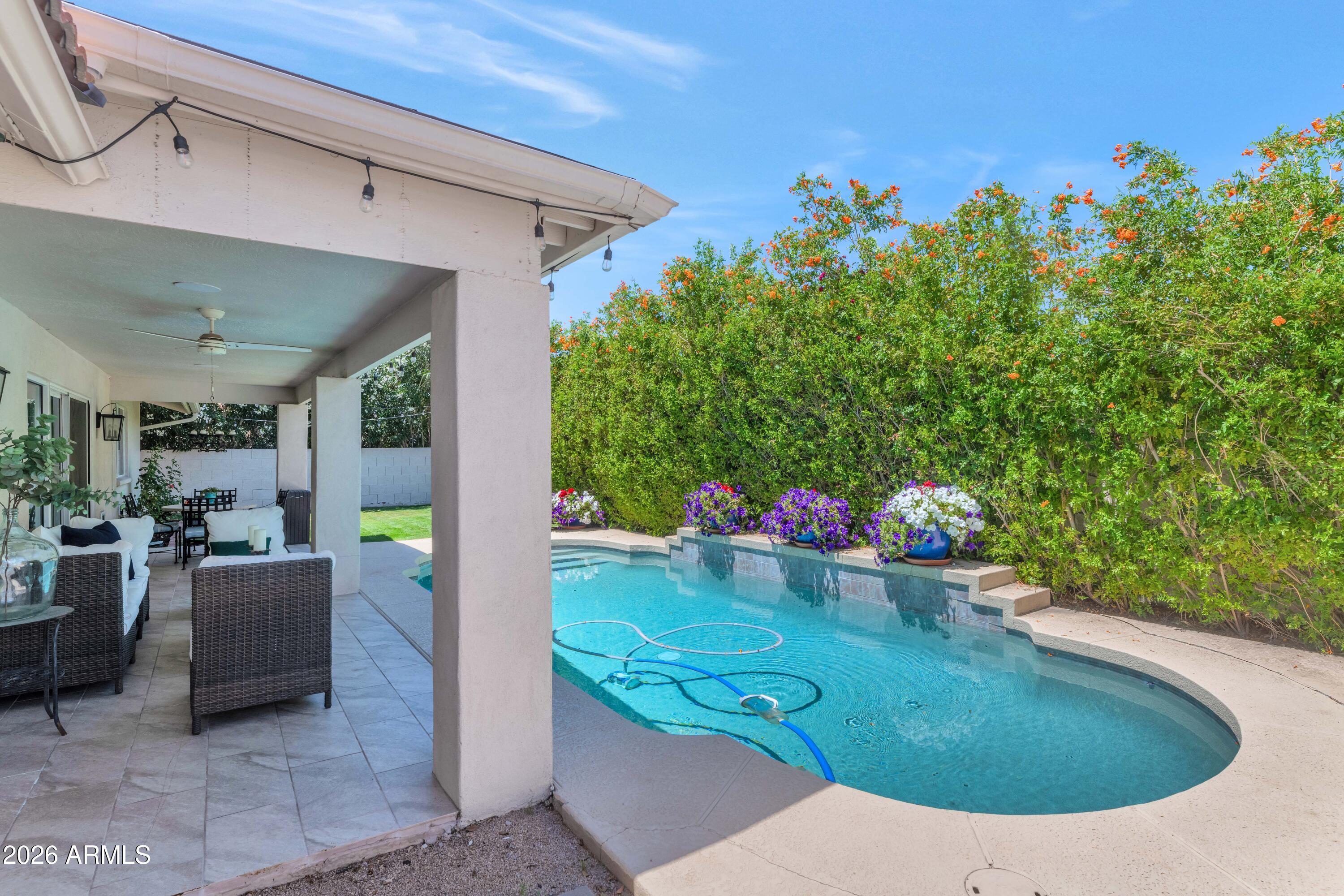 8620 E VIA DEL PALACIO Street