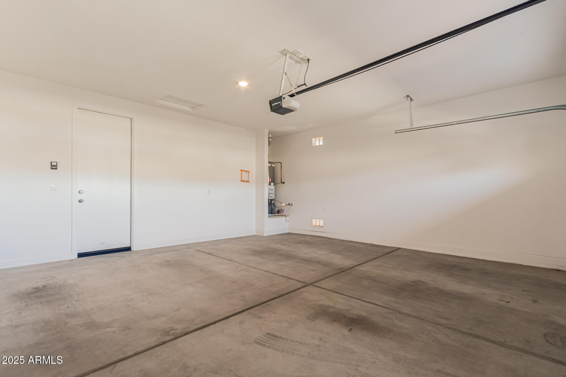 707 W HARTFORD Avenue