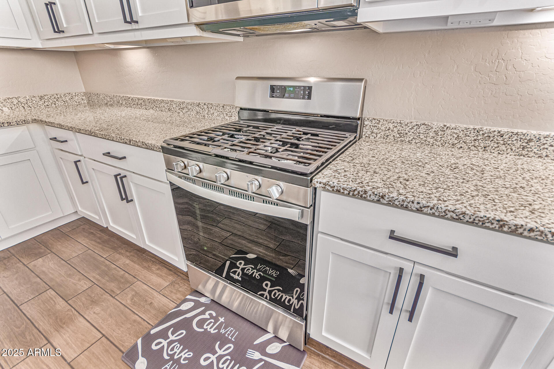 707 W HARTFORD Avenue