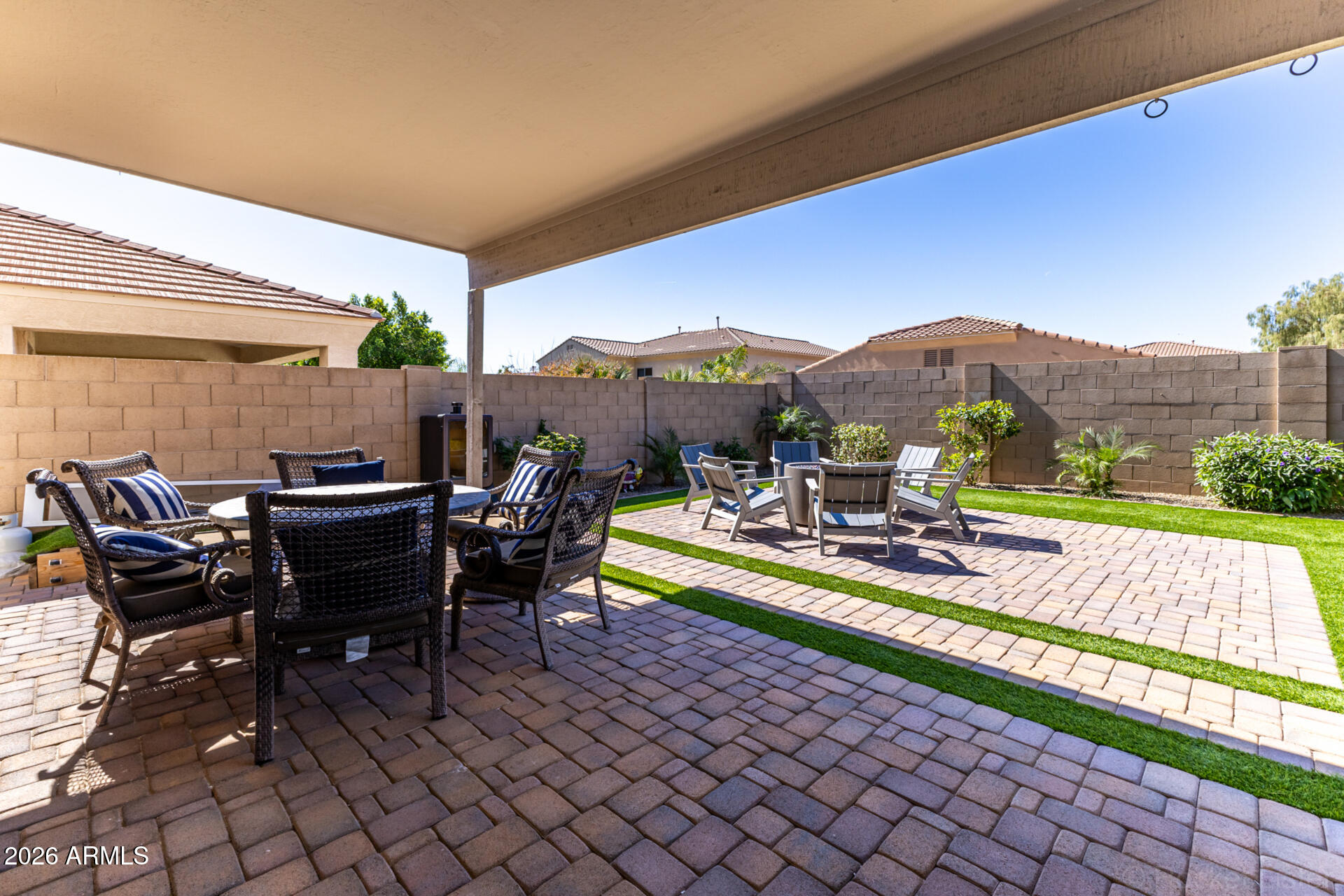 2507 E RUSTLING OAKS Lane