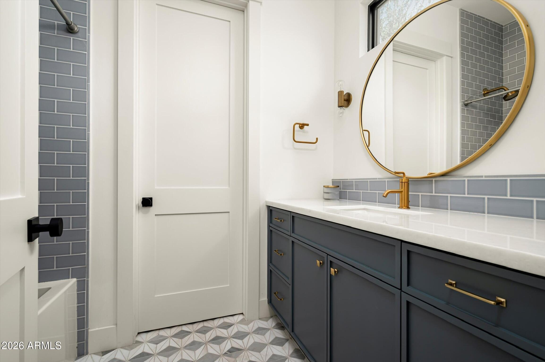 5903 E LAFAYETTE Boulevard