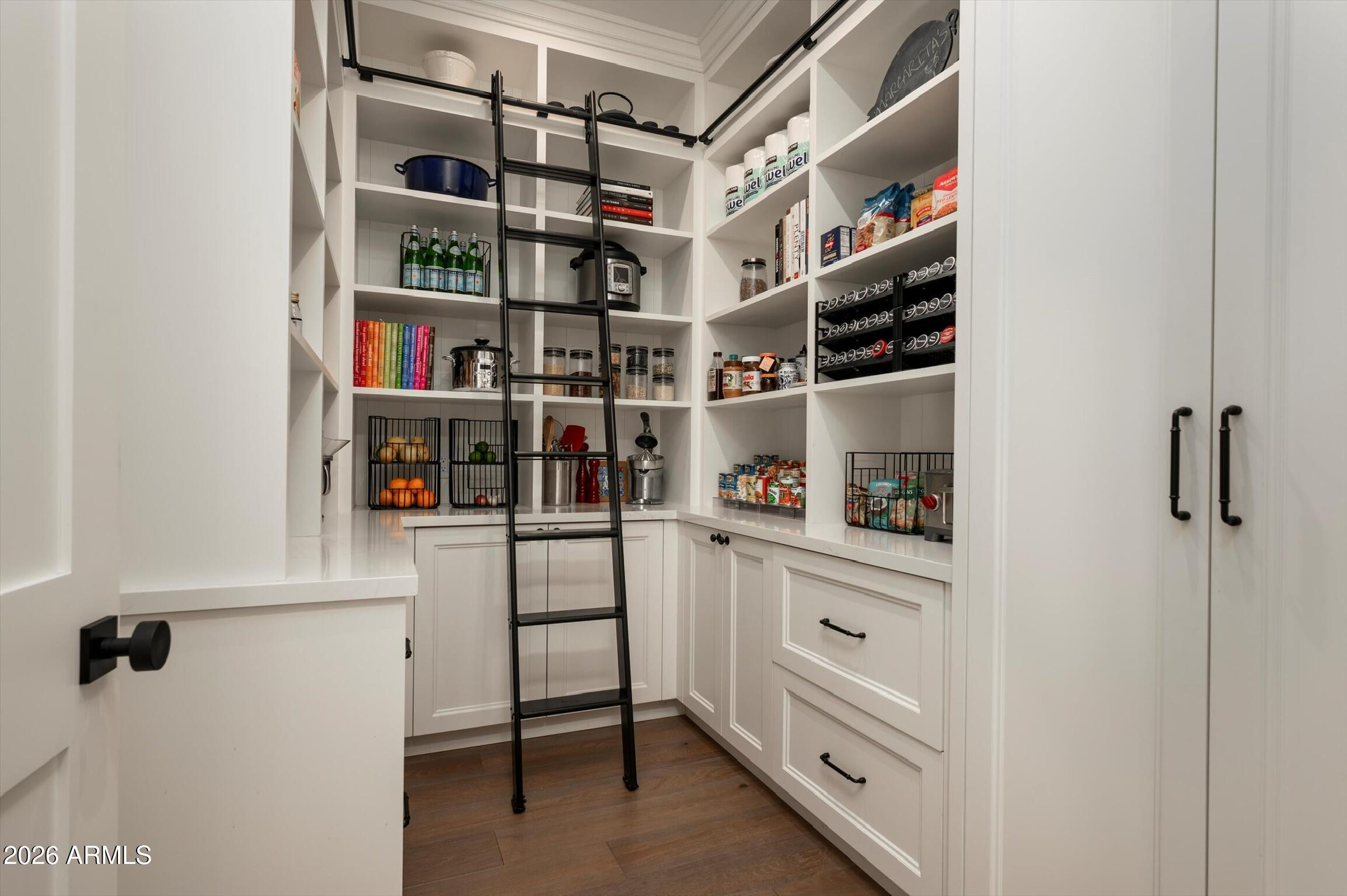 5903 E LAFAYETTE Boulevard