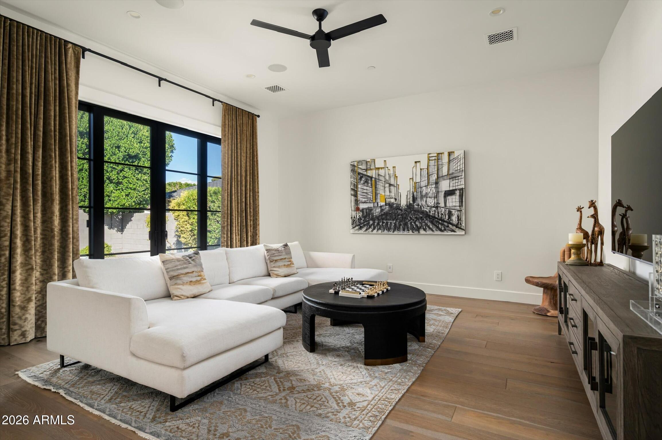 5903 E LAFAYETTE Boulevard