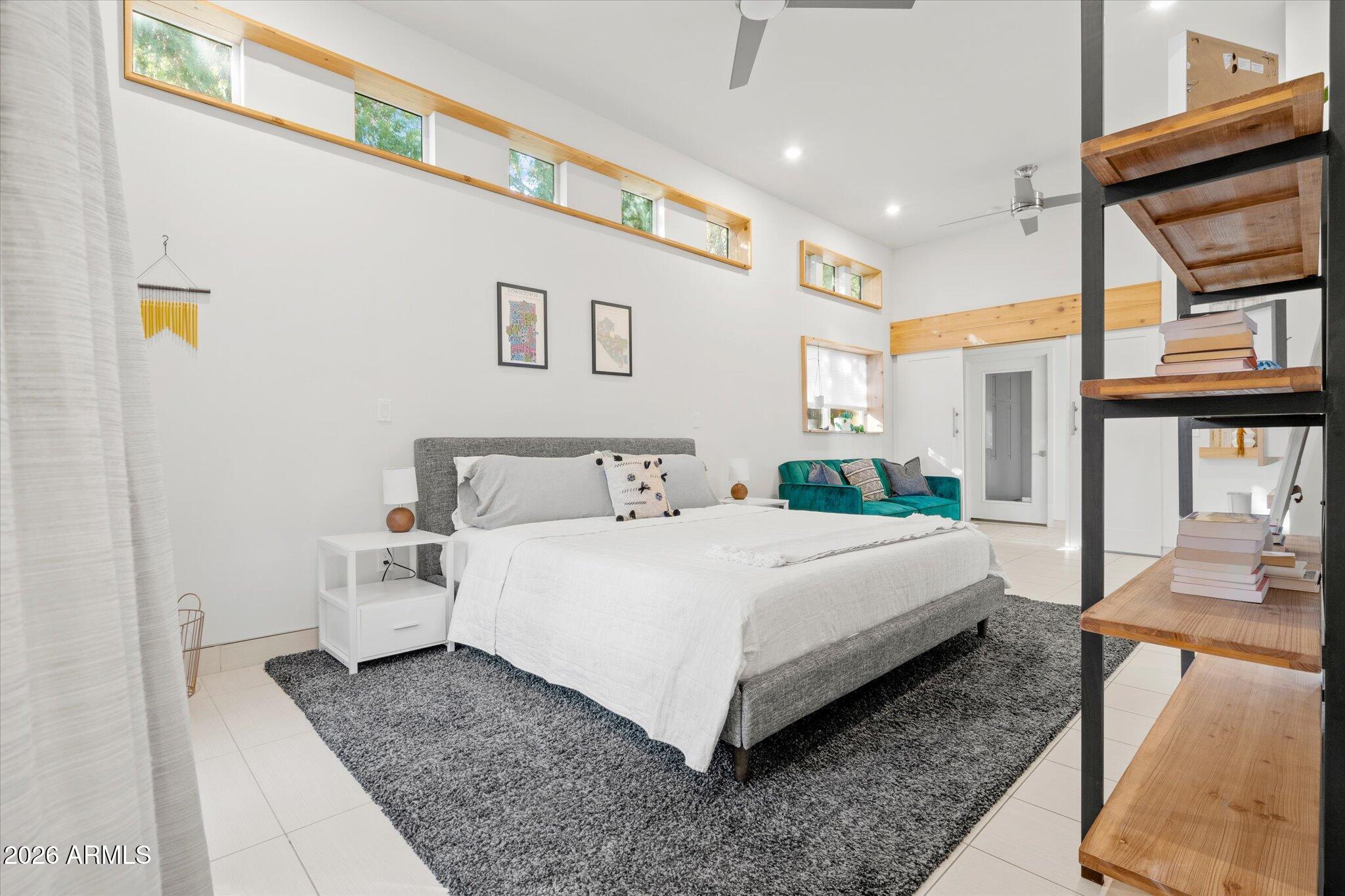 3812 E CORONADO Road