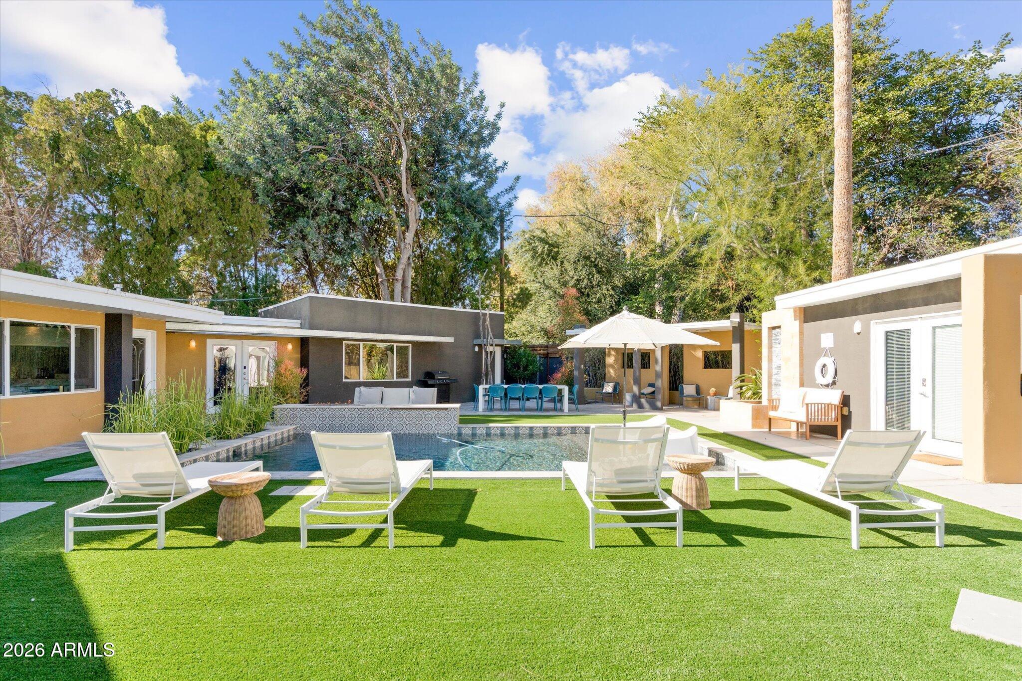 3812 E CORONADO Road