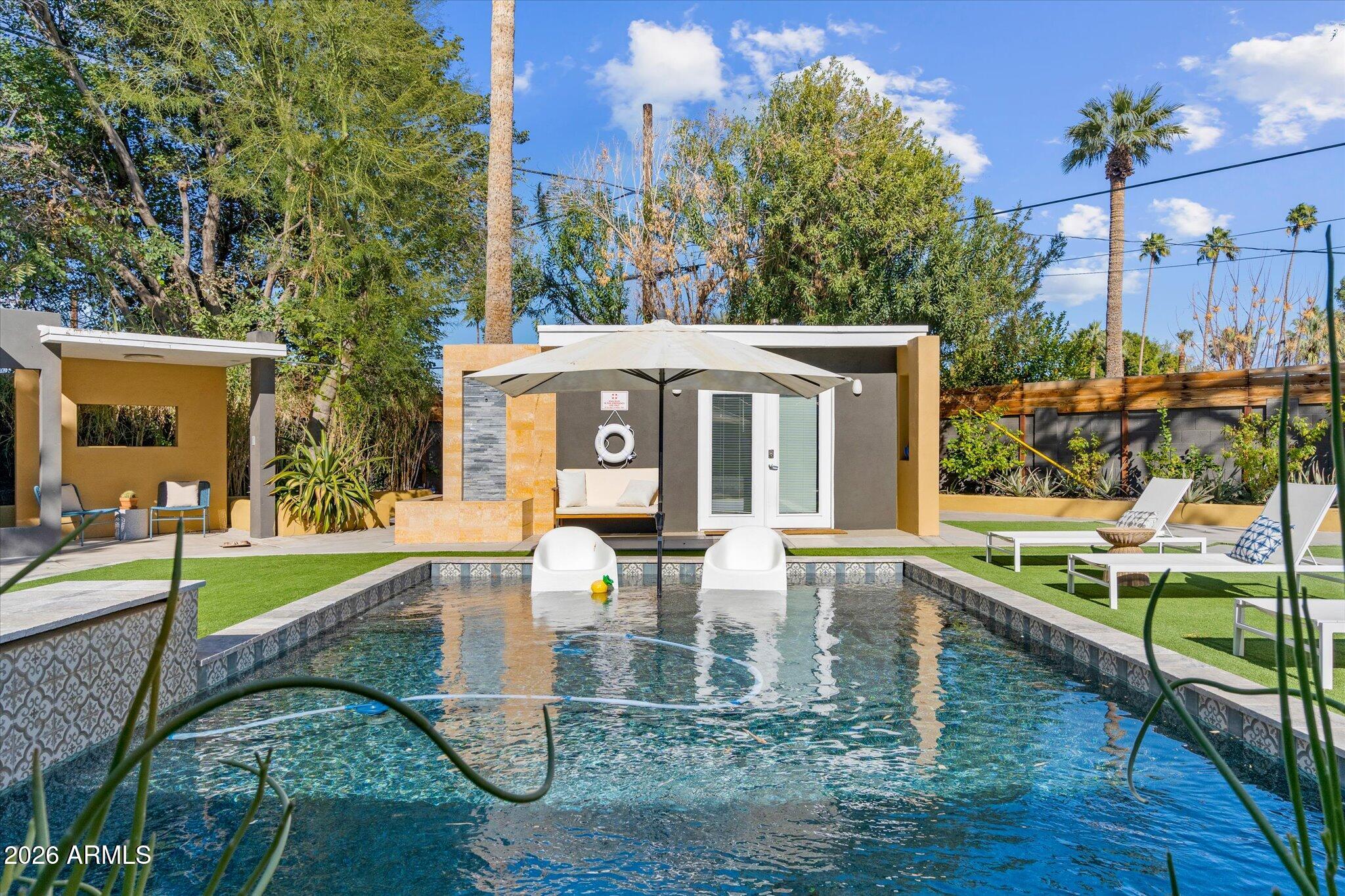 3812 E CORONADO Road