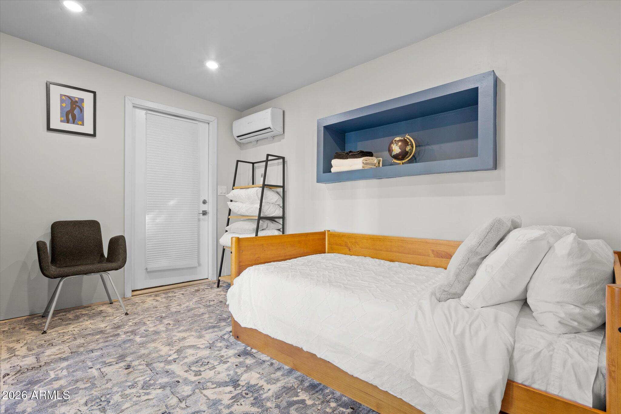 3812 E CORONADO Road