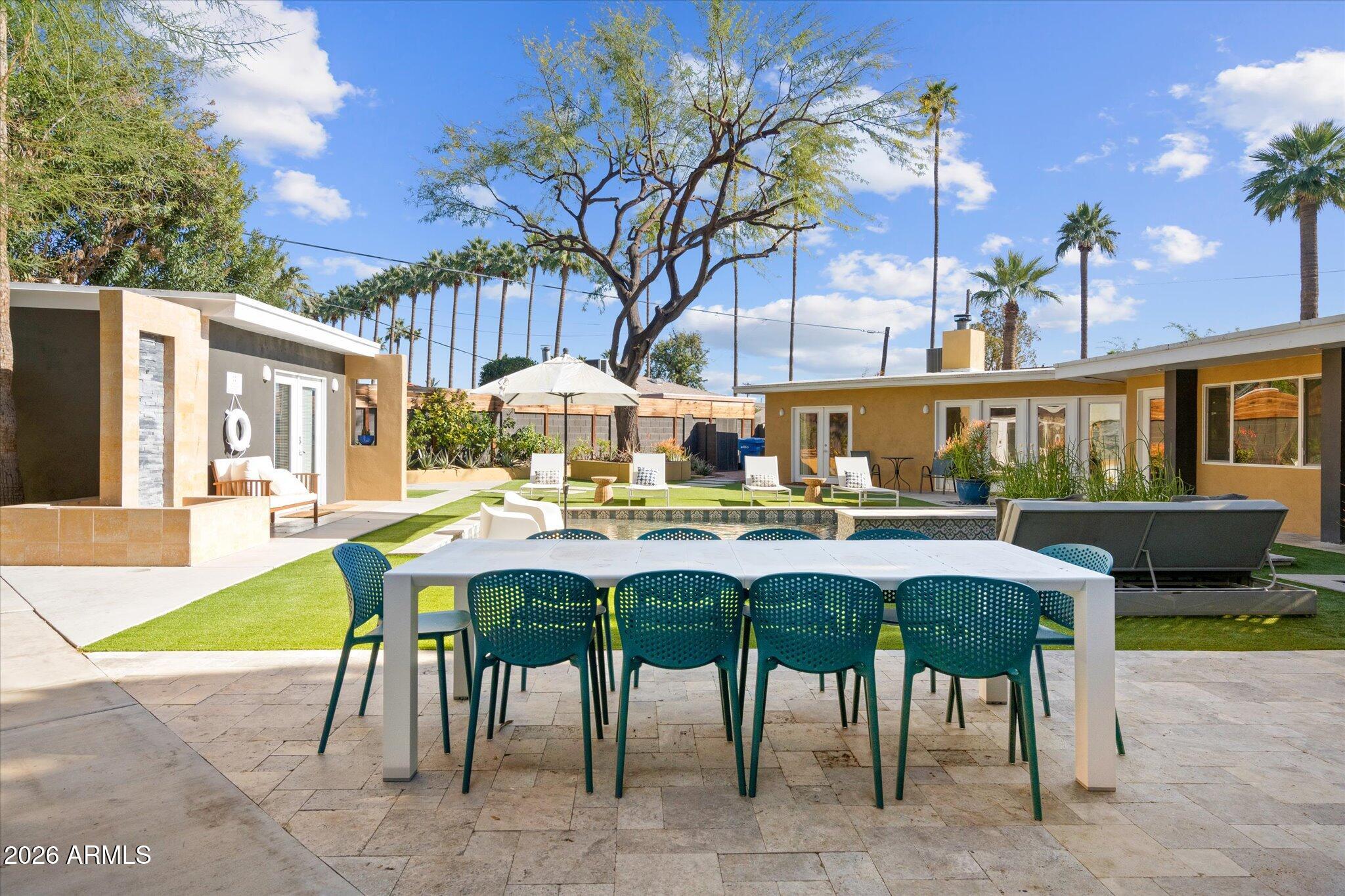 3812 E CORONADO Road