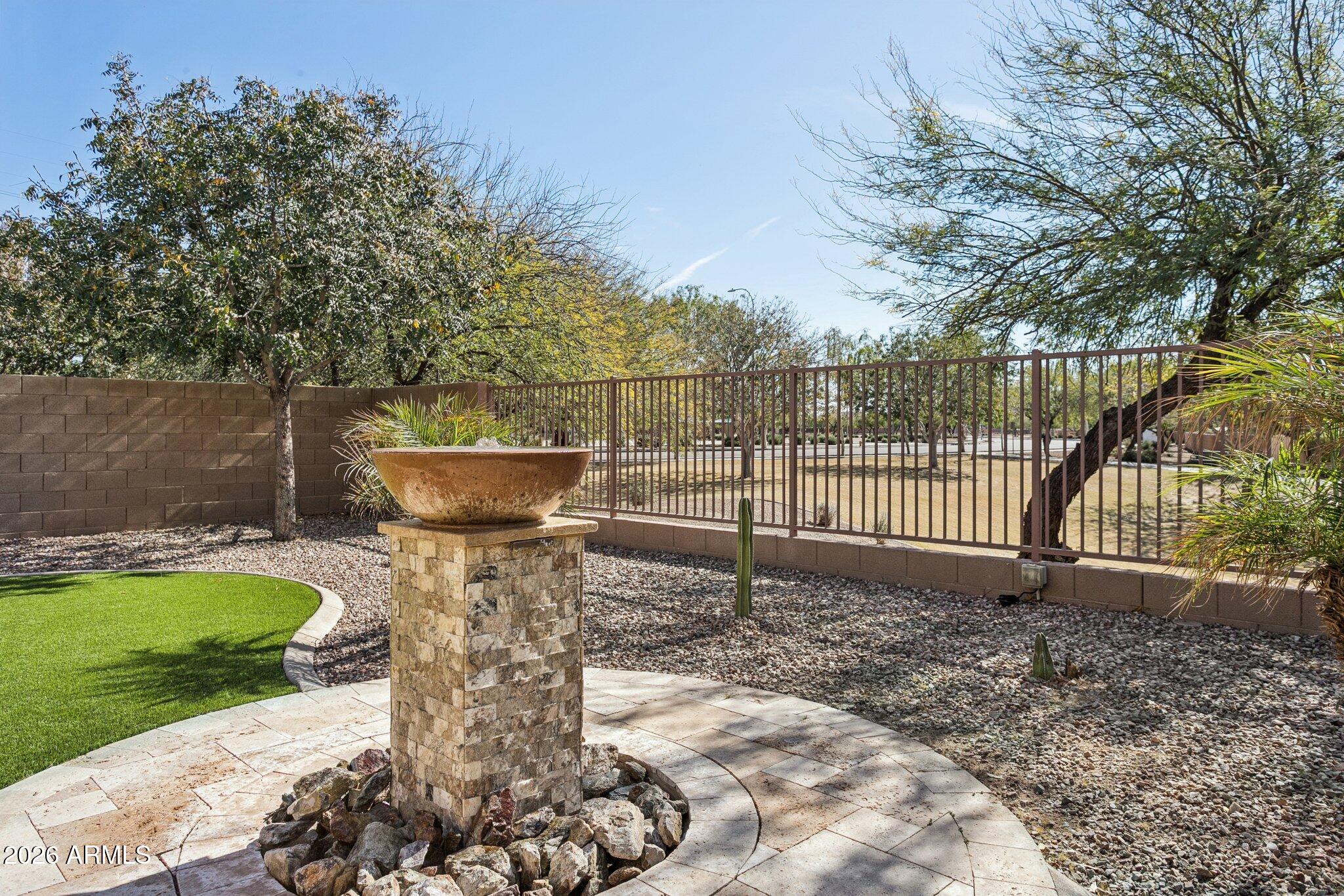 12151 W Davis Lane