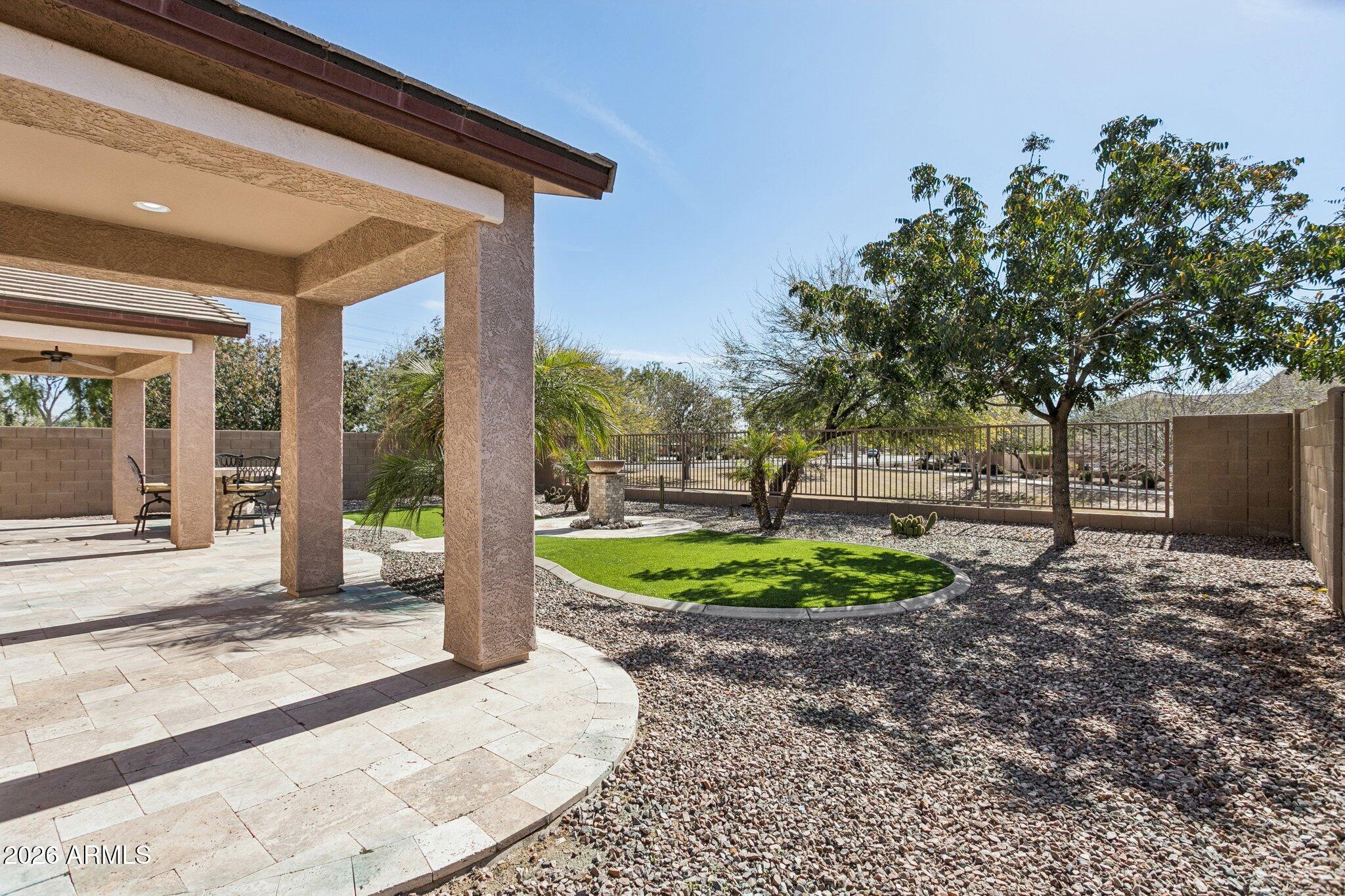 12151 W Davis Lane