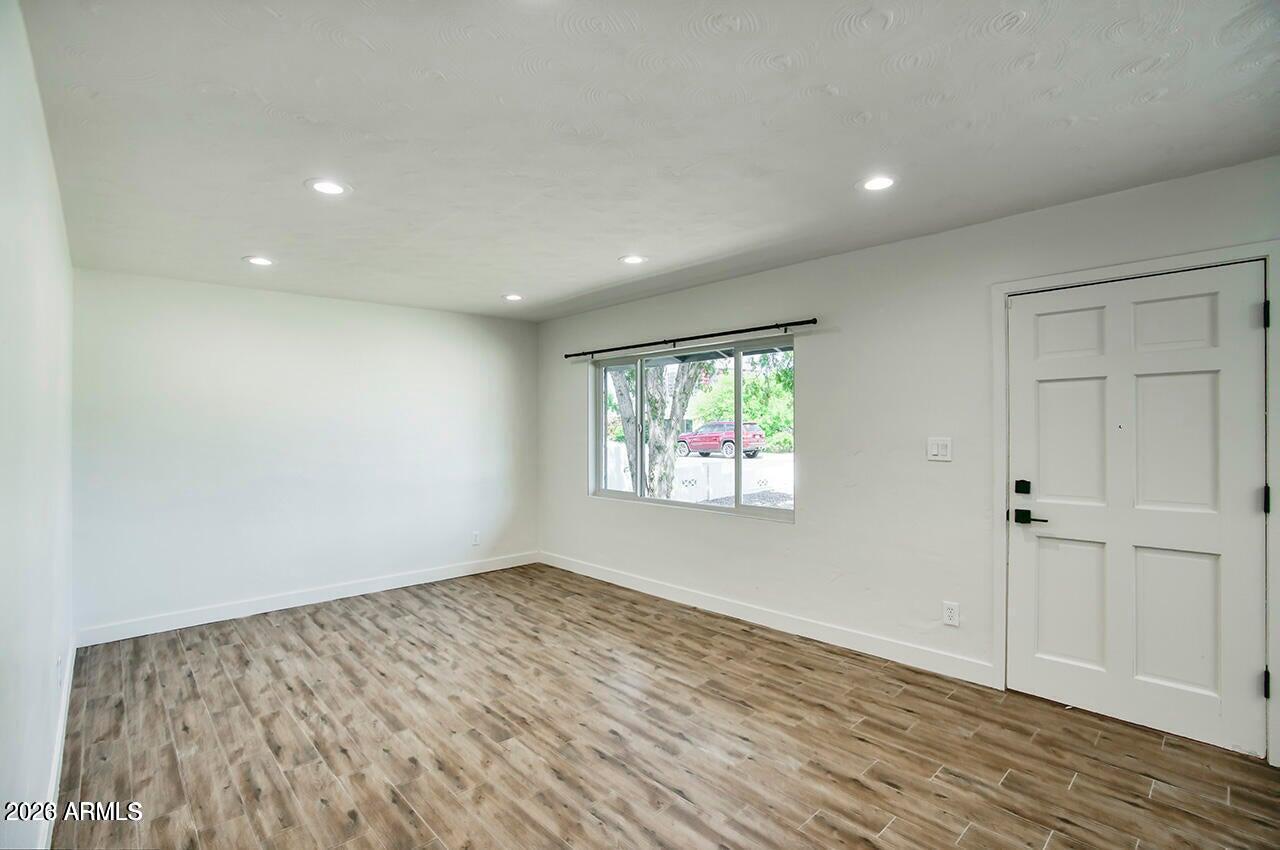 2509 E COOLIDGE Street