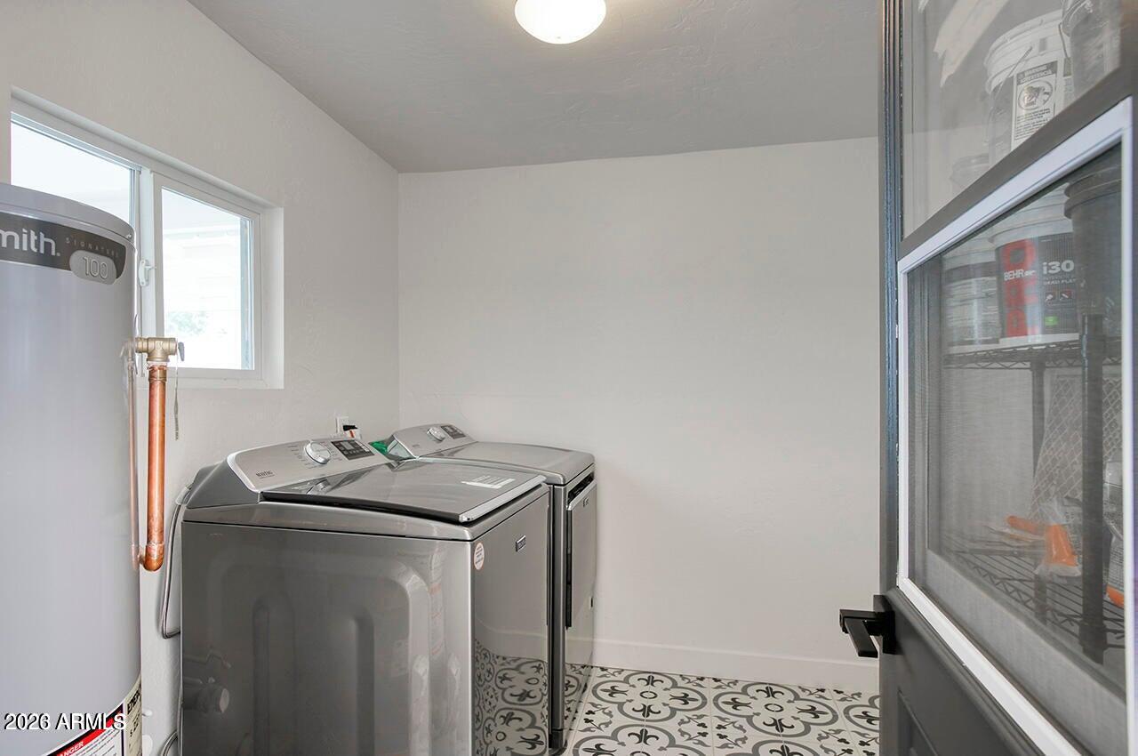 2509 E COOLIDGE Street