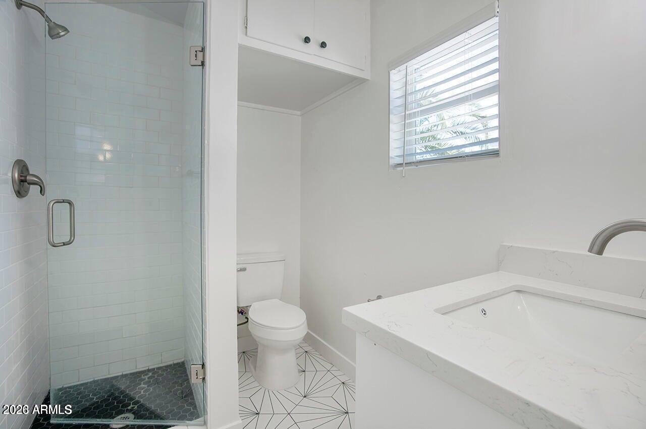 2509 E COOLIDGE Street