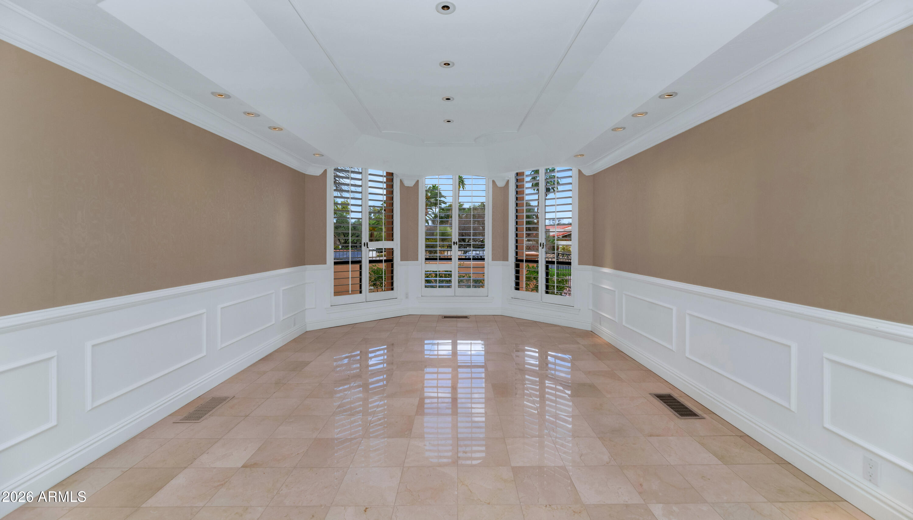 6301 E HUNTRESS Drive