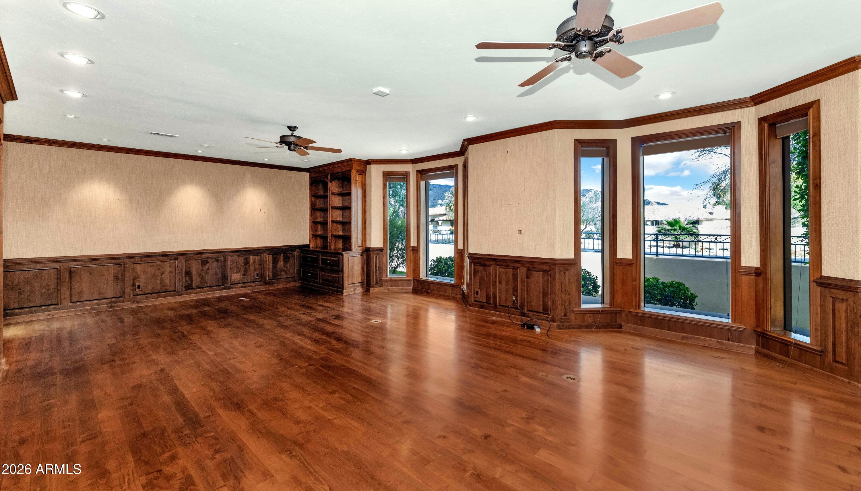 6301 E HUNTRESS Drive