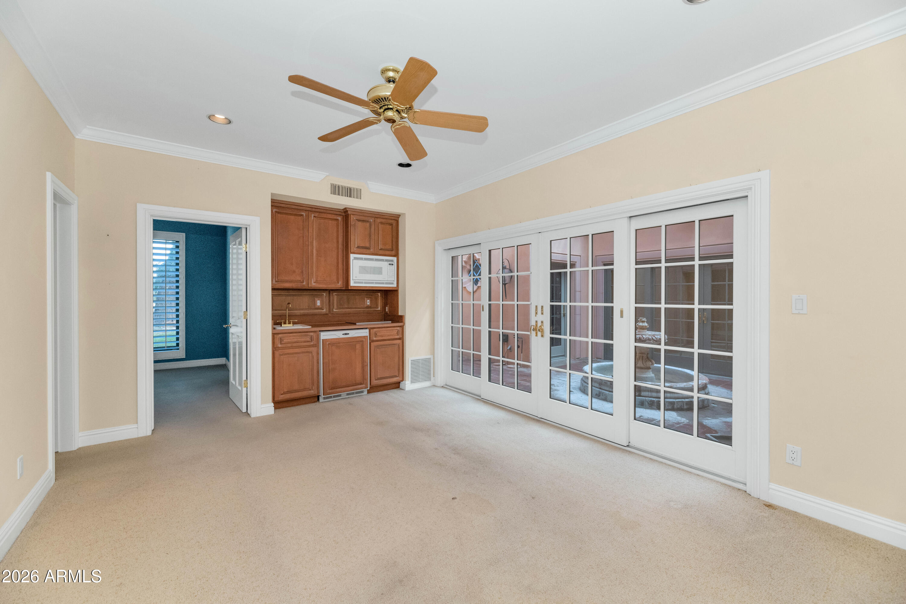 6301 E HUNTRESS Drive