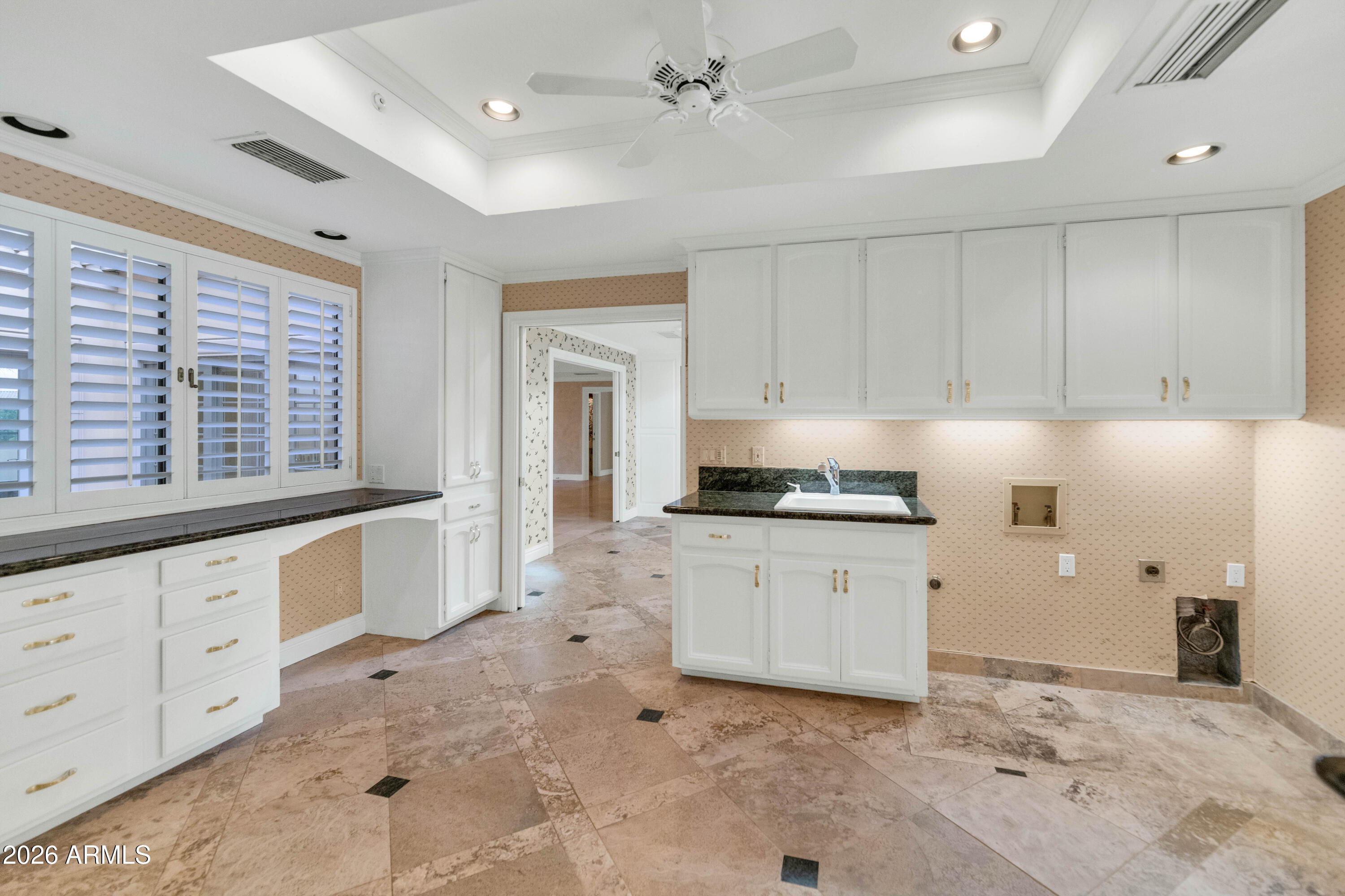 6301 E HUNTRESS Drive