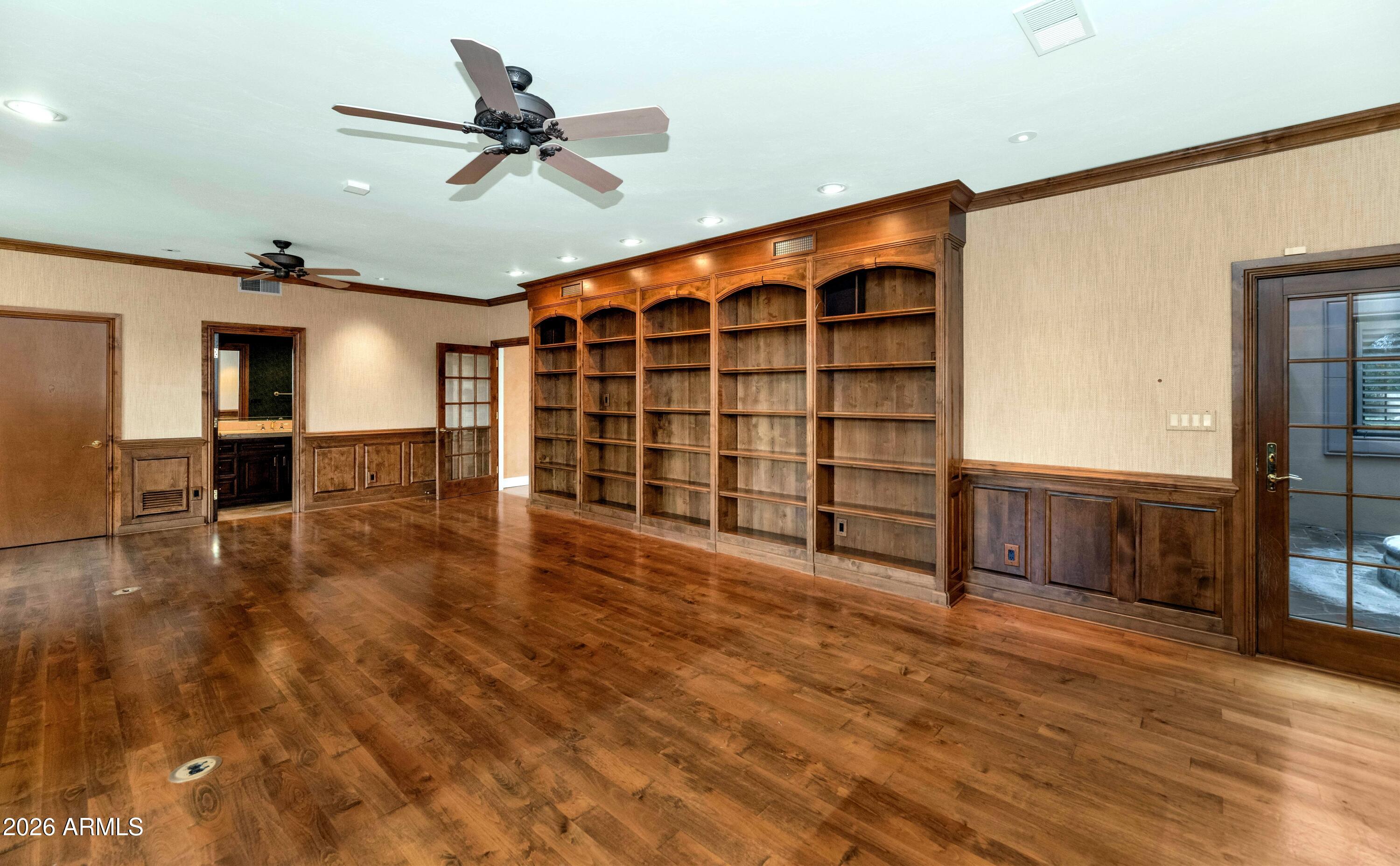 6301 E HUNTRESS Drive