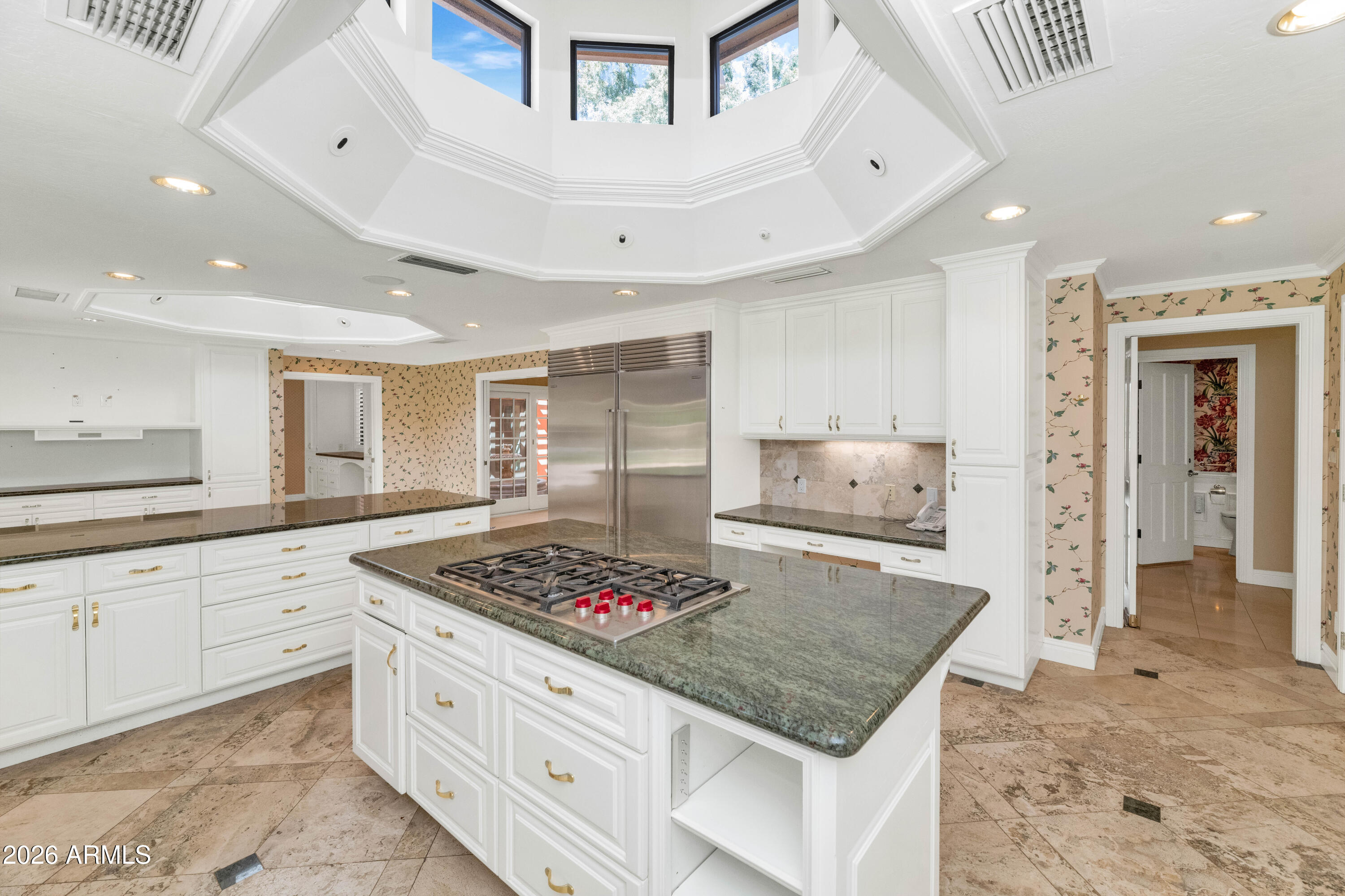 6301 E HUNTRESS Drive