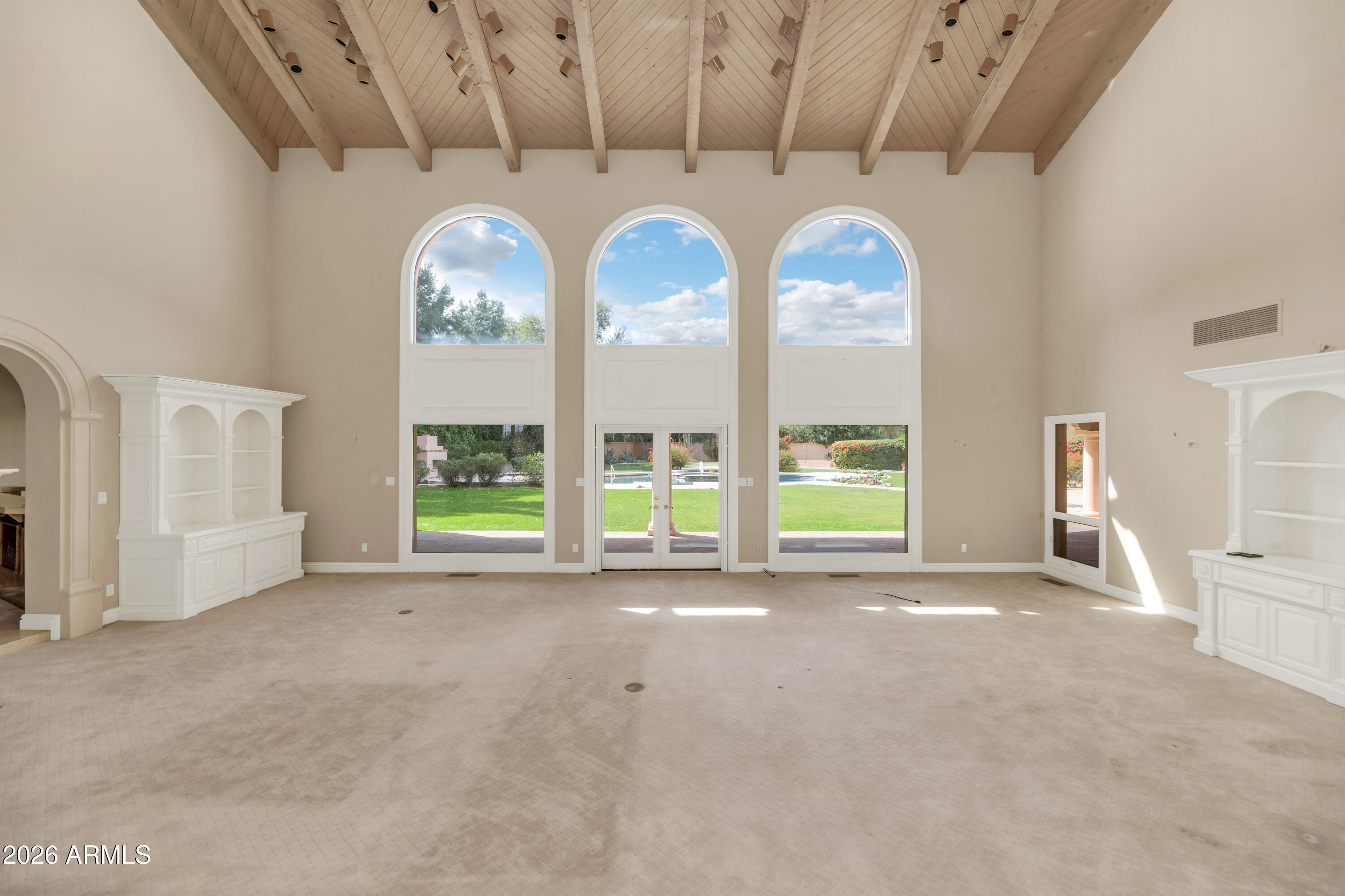 6301 E HUNTRESS Drive