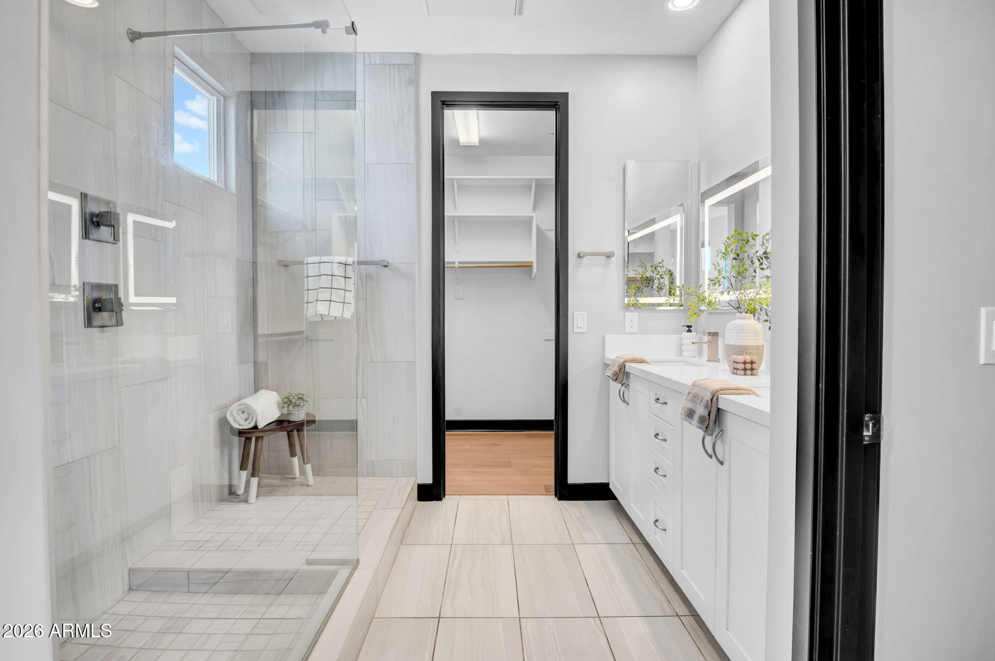 3510 N MILLER Road 1011