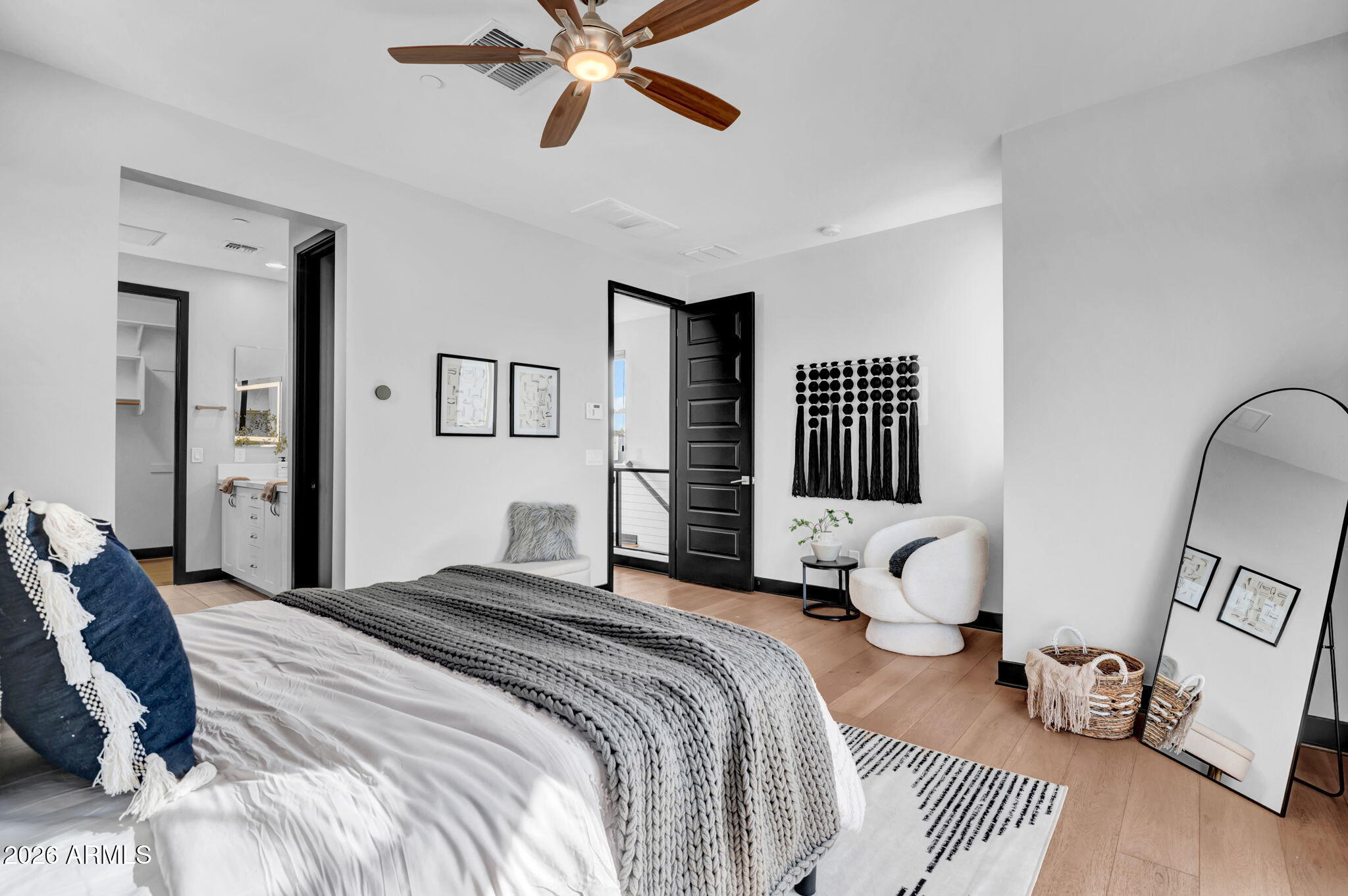 3510 N MILLER Road 1011