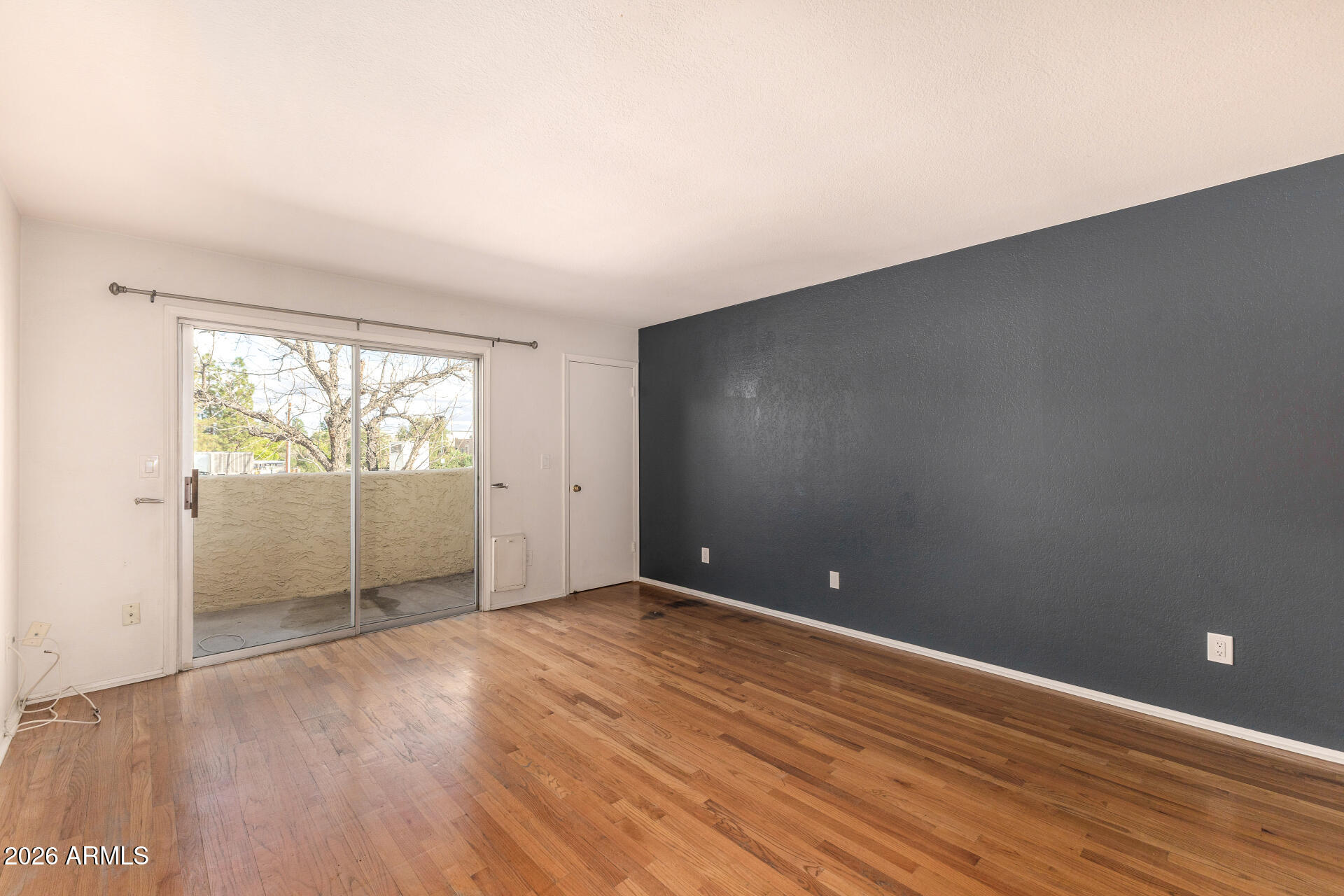 6943 E EARLL Drive 6