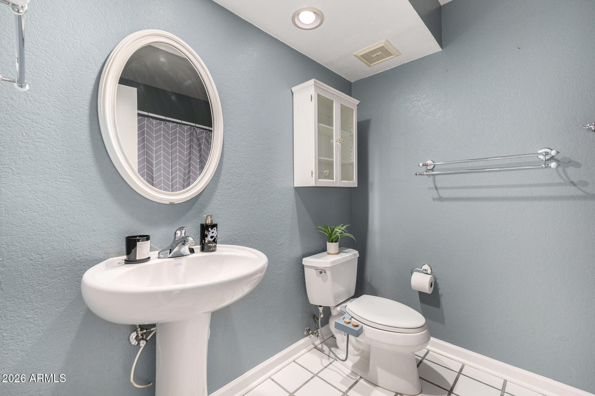 6943 E EARLL Drive 6