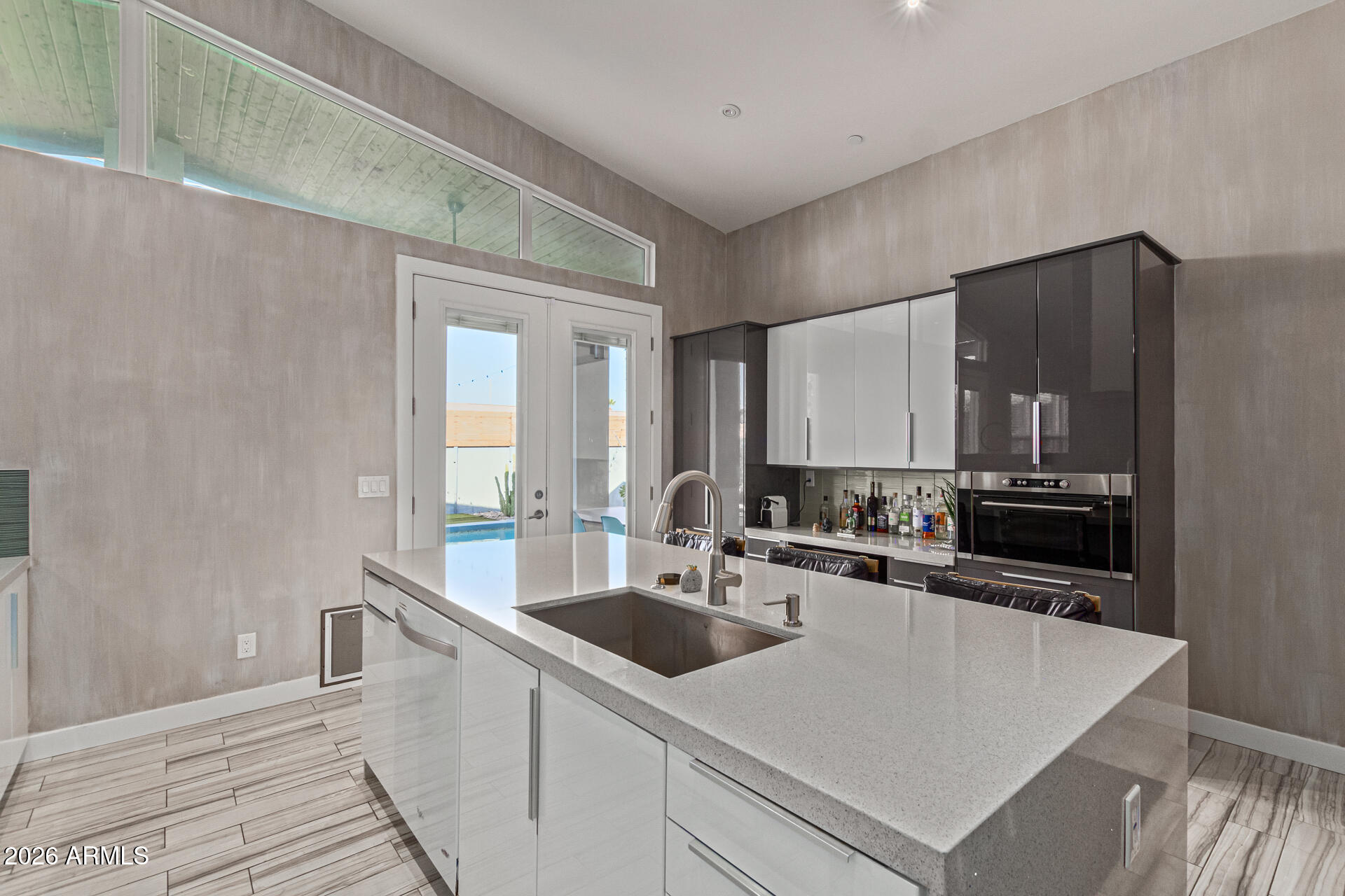 8302 E HEATHERBRAE Drive