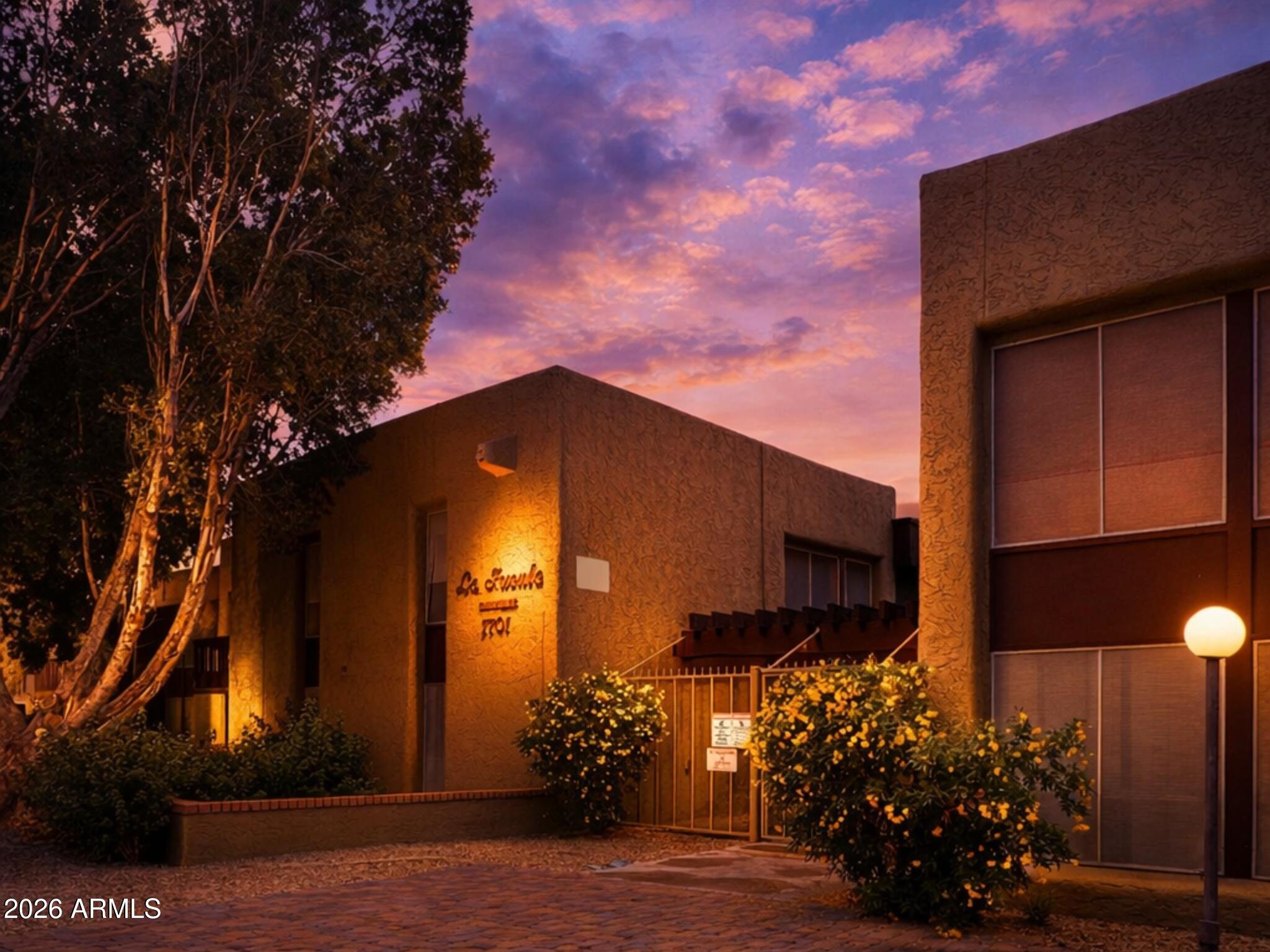 1701 W TUCKEY Lane 206