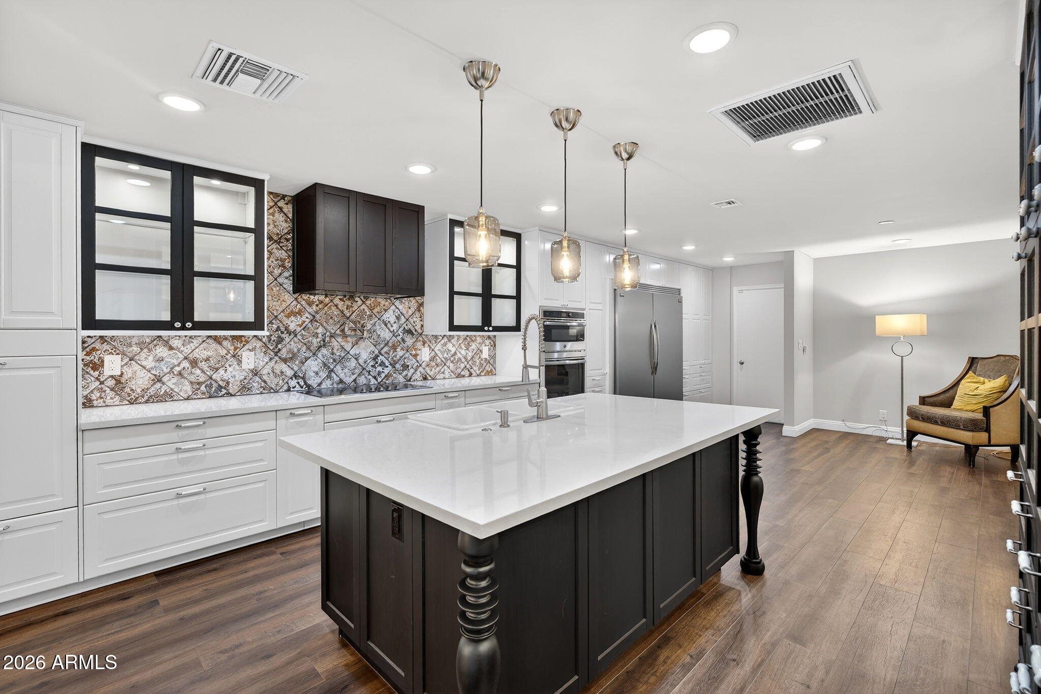 77 E MISSOURI Avenue 27