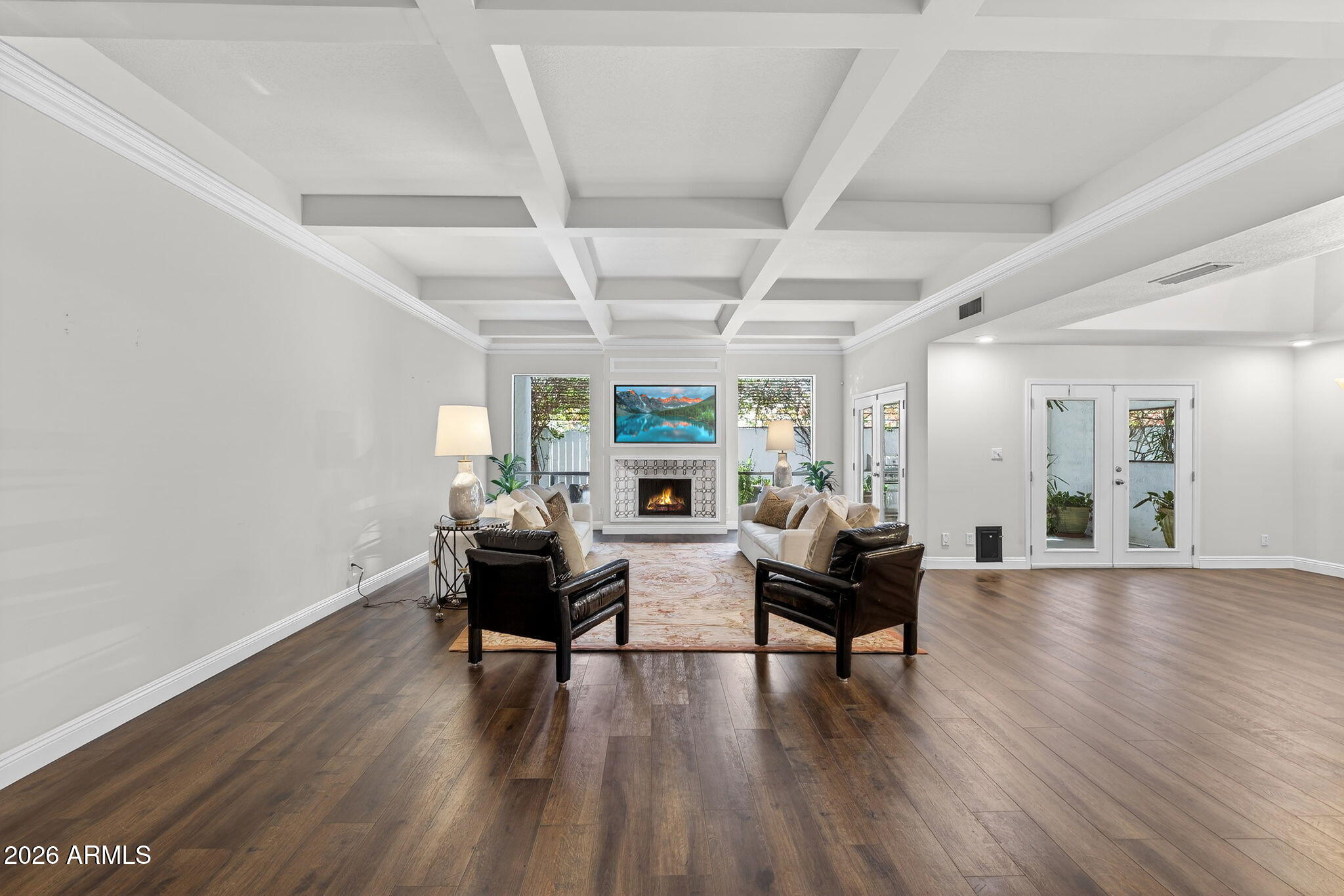 77 E MISSOURI Avenue 27