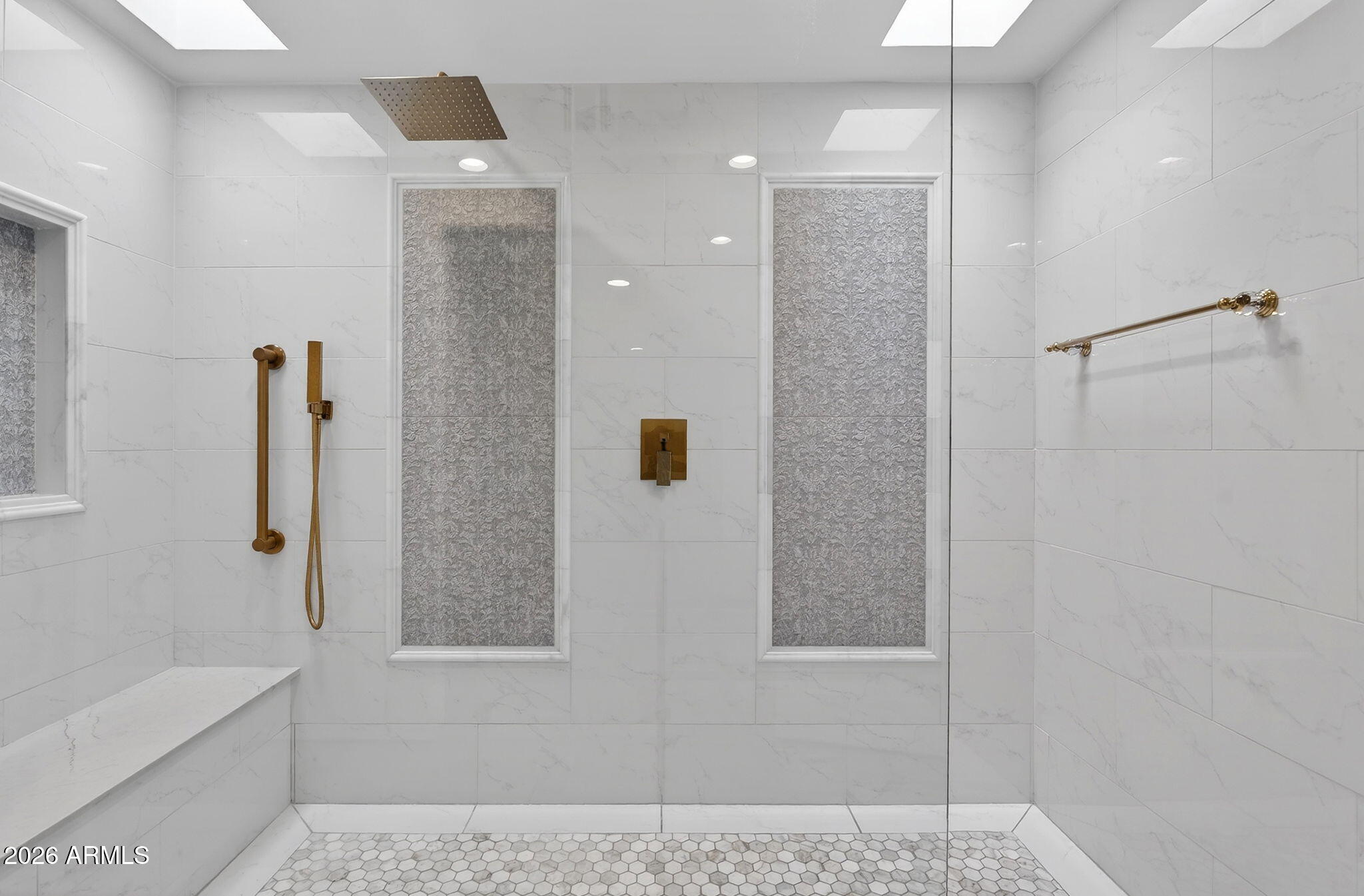 77 E MISSOURI Avenue 27